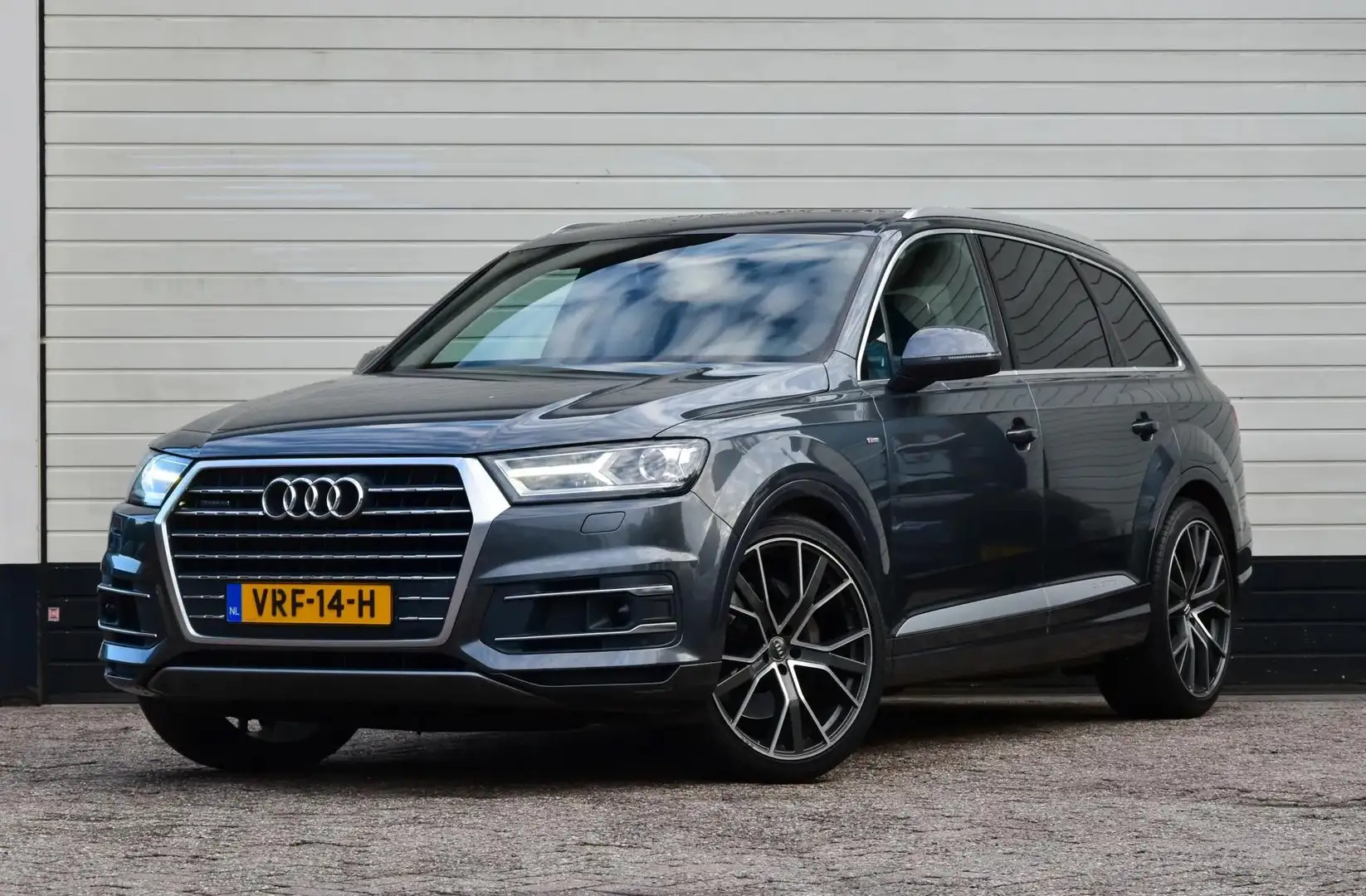 Audi Q7 3.0 TDI * GRIJS KENTEKEN * TREKHAAK * Grijs - 2