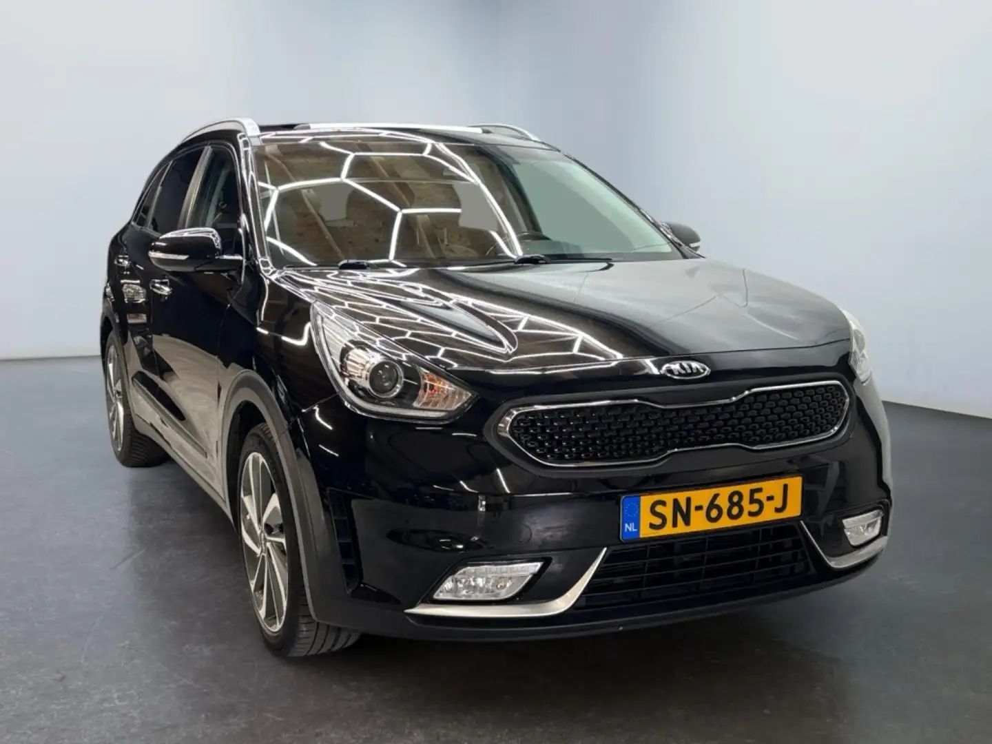 Kia Niro 1.6 GDi H. Edition | Panoramadak | Apple CarPlay | Zwart - 1