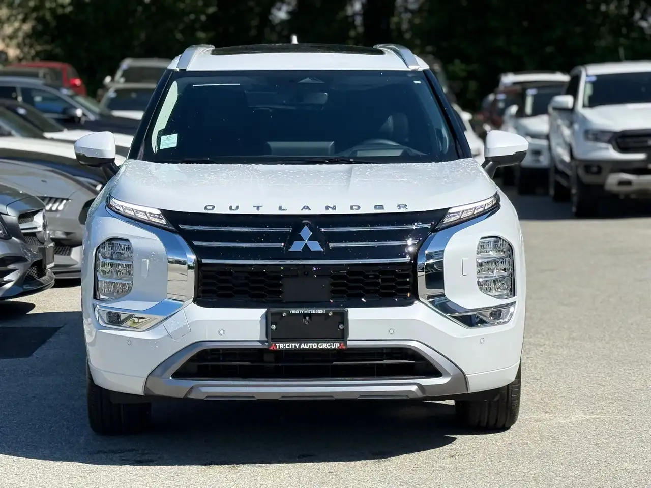 Mitsubishi Outlander снимка Mitsubishi Outlander