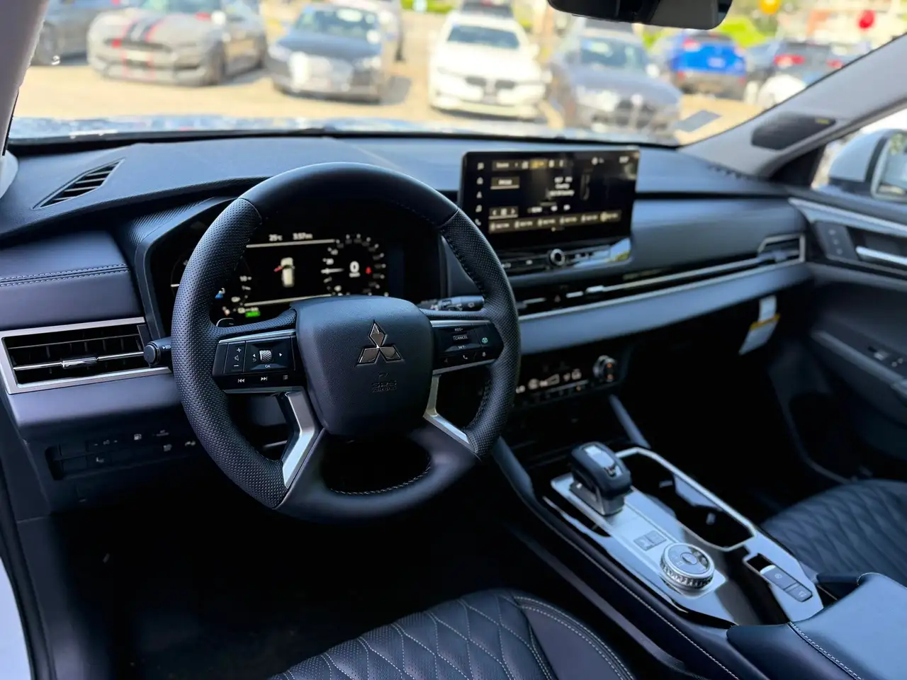 Mitsubishi Outlander снимка Mitsubishi Outlander