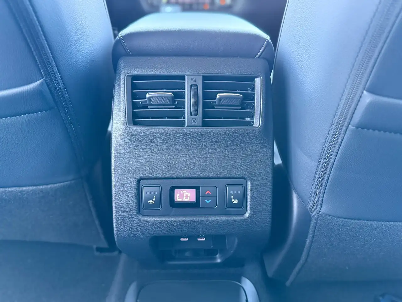 Mitsubishi Outlander снимка Mitsubishi Outlander