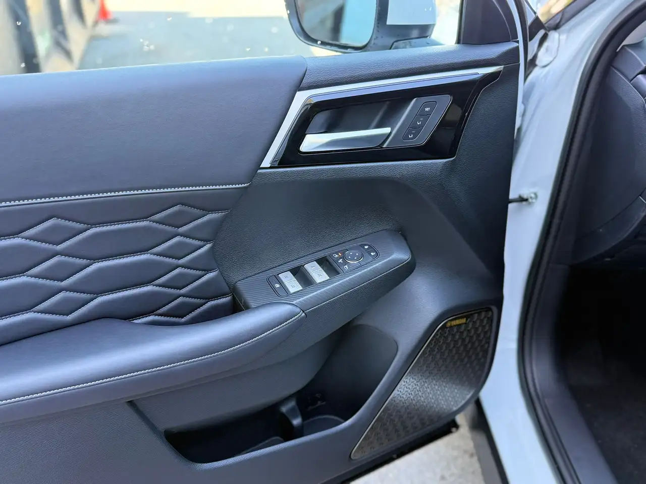 Mitsubishi Outlander снимка Mitsubishi Outlander