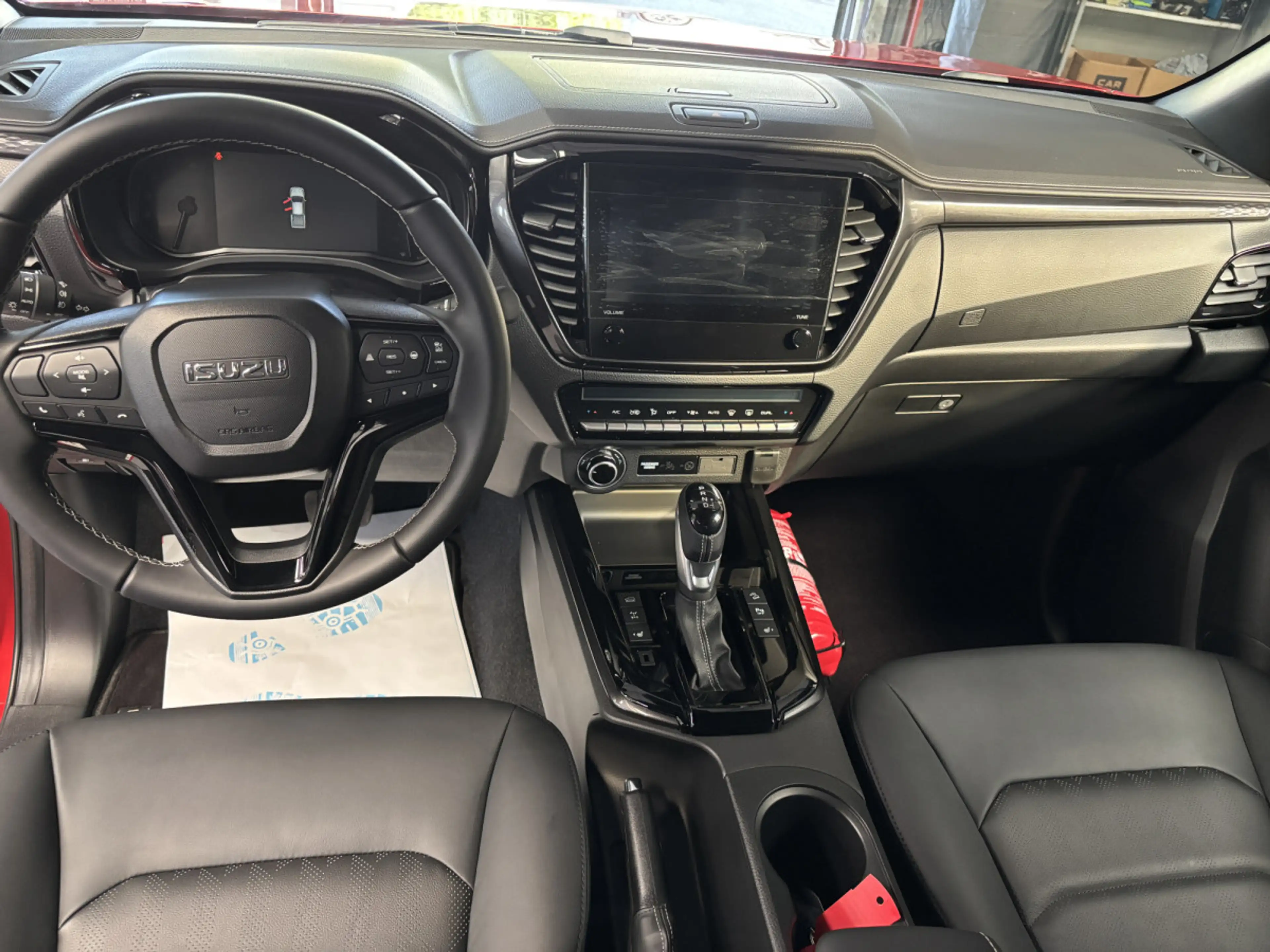 Isuzu D-Max Double Cab 1.9 V-Cross 163HP — photo 11