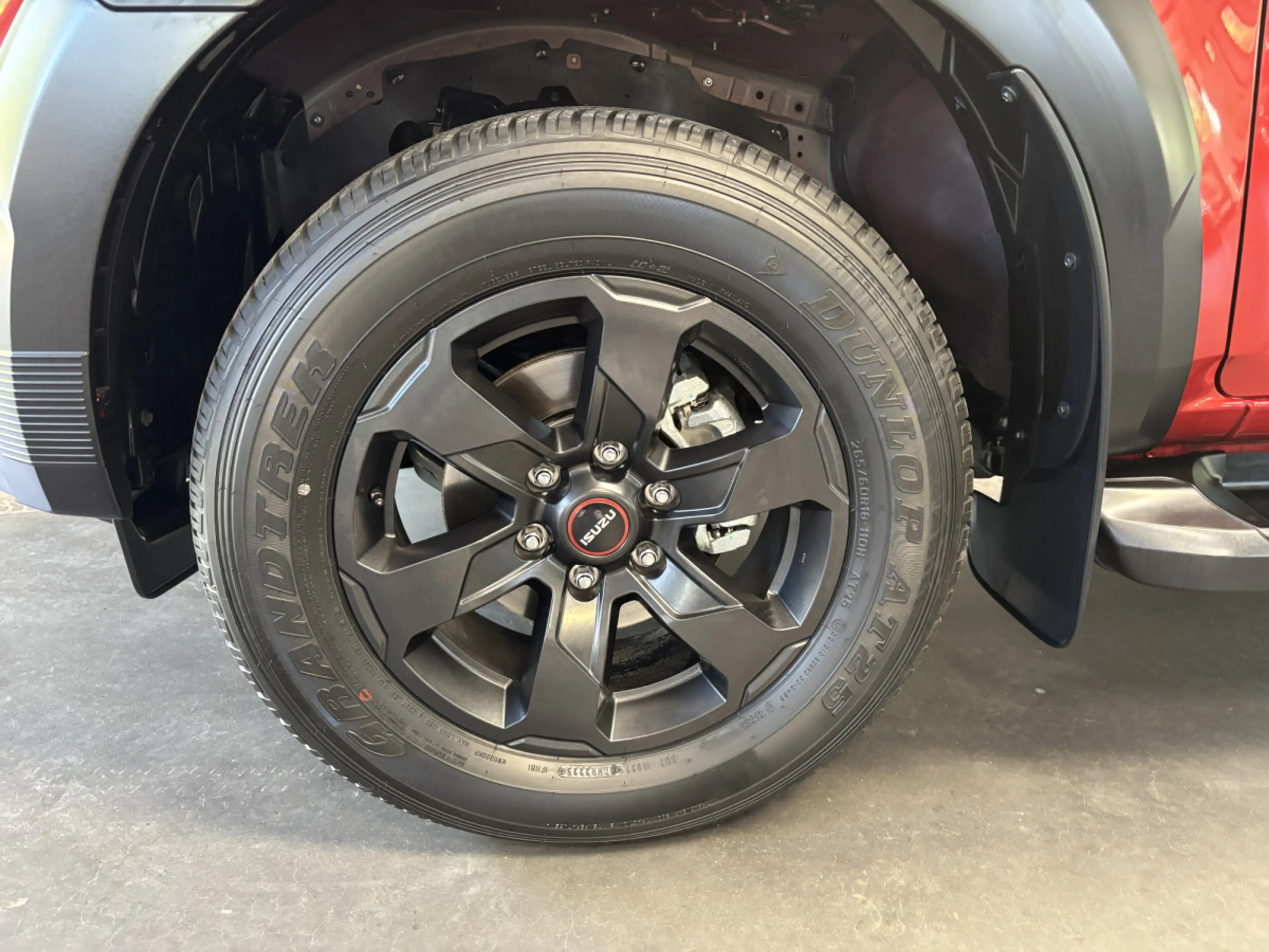 Isuzu D-Max Double Cab 1.9 V-Cross 163HP — photo 8