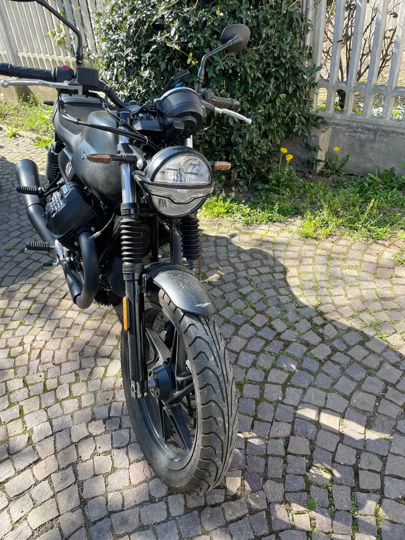 Moto Guzzi V 7 moto guzzi V7 store - 1