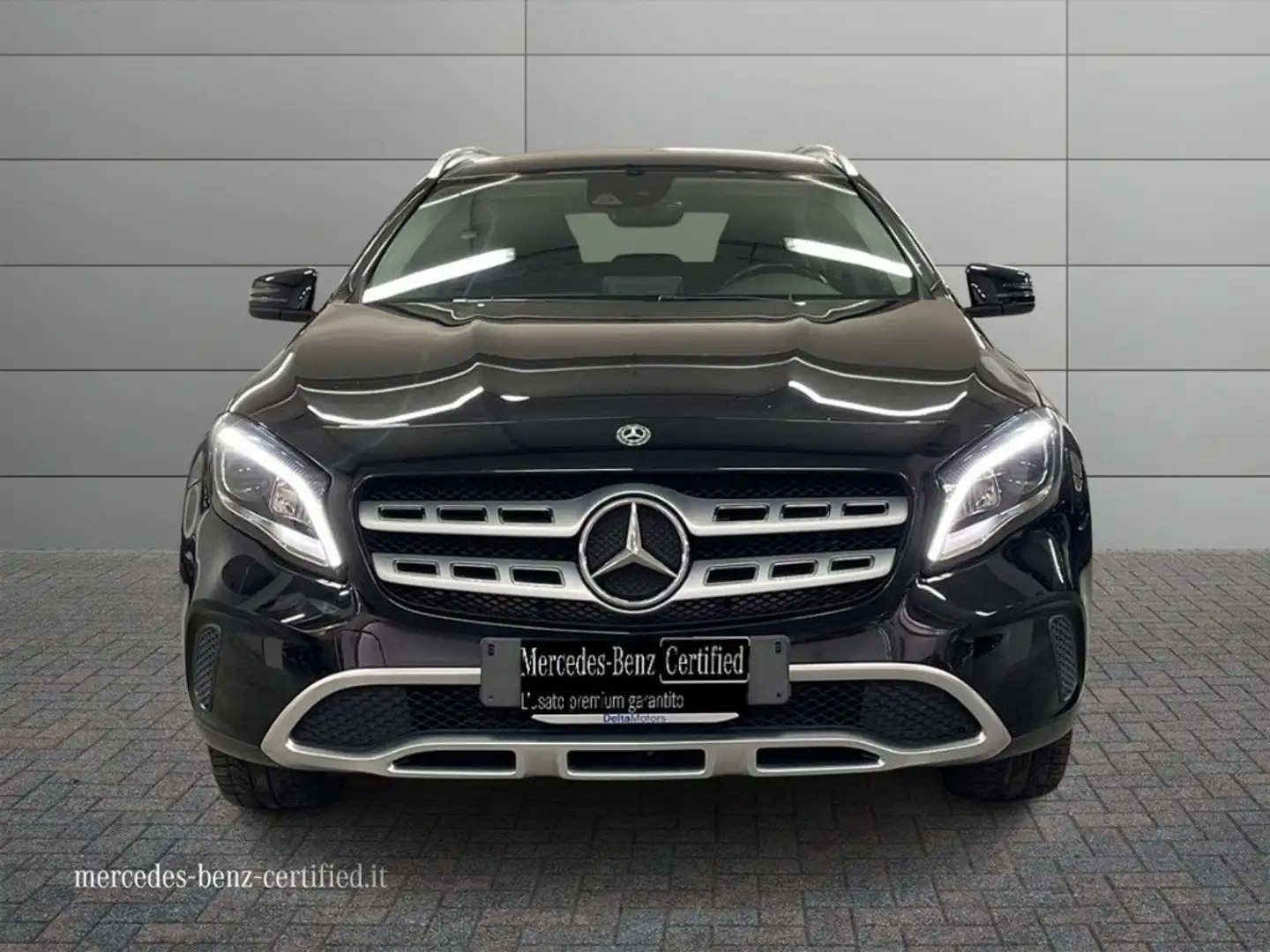 Mercedes-Benz GLA 180 d Sport Black - 2