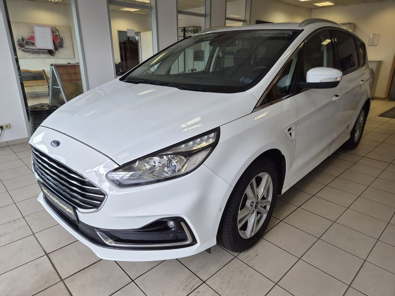 Ford S-Max S-MAX Titanium / 1. HAND / NAVI / AHK /