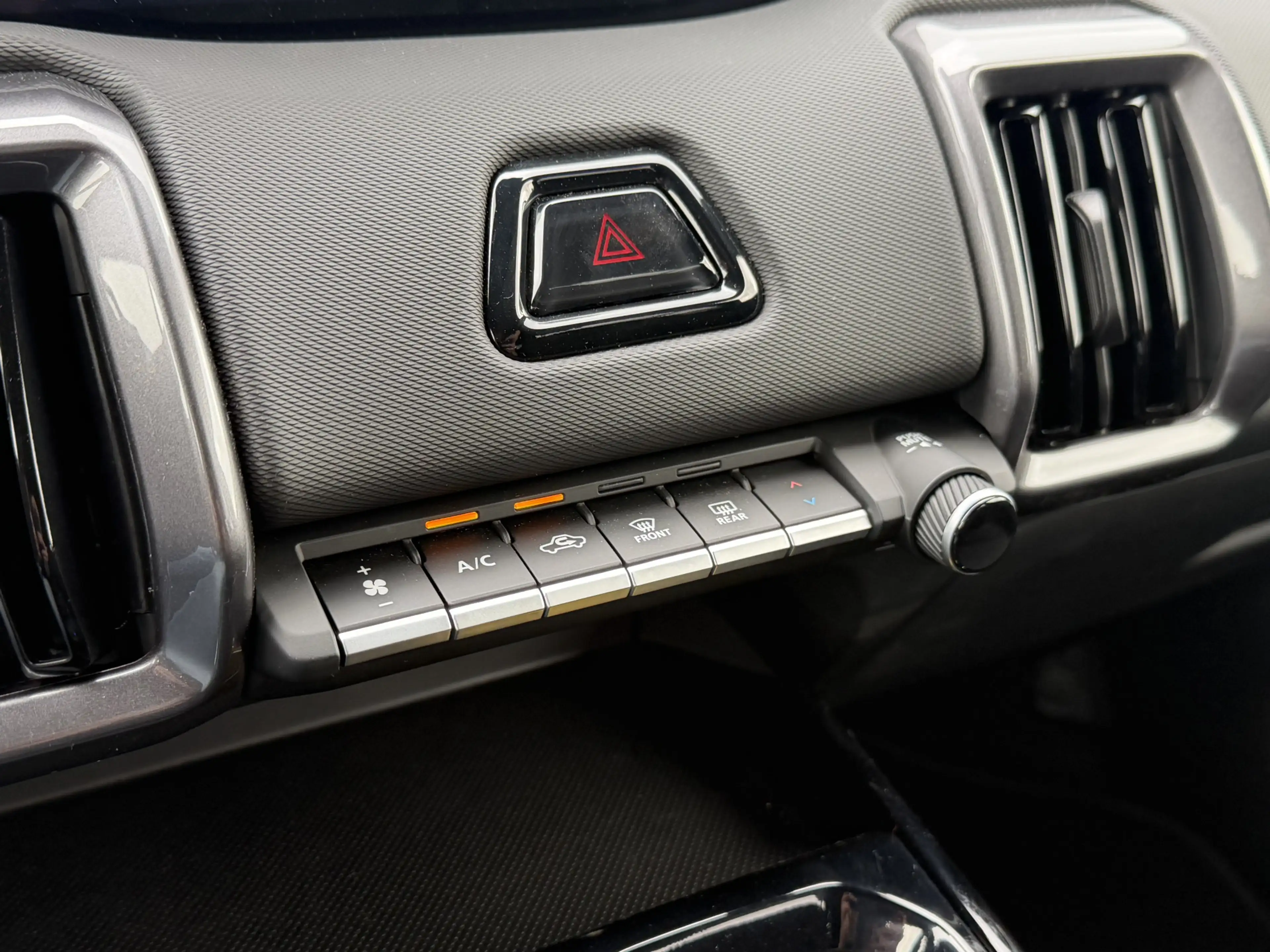 Toyota Urban Cruiser Dynamic 61 kWh Voorraad Nieuw — photo 11