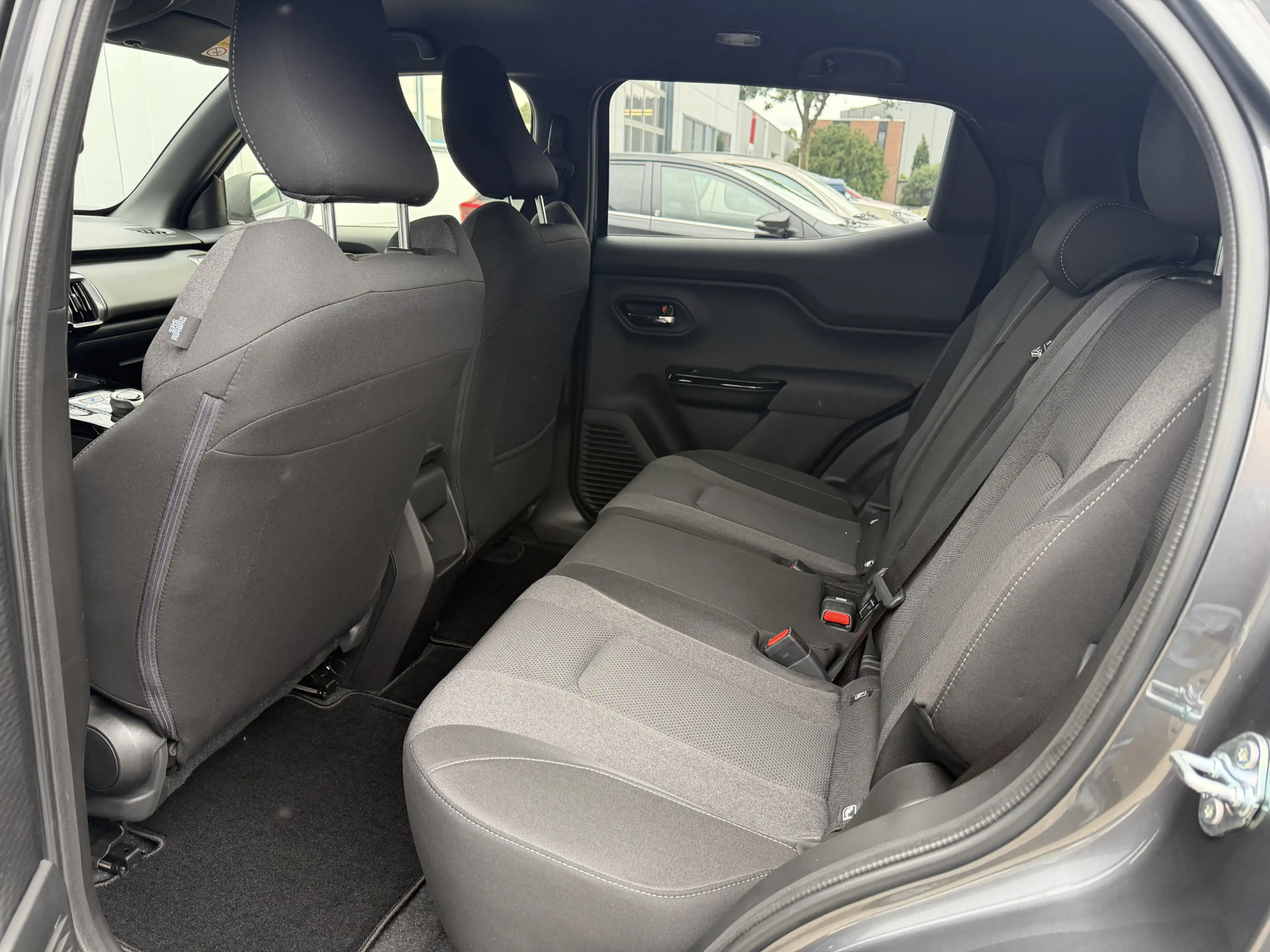 Toyota Urban Cruiser Dynamic 61 kWh Voorraad Nieuw — photo 7
