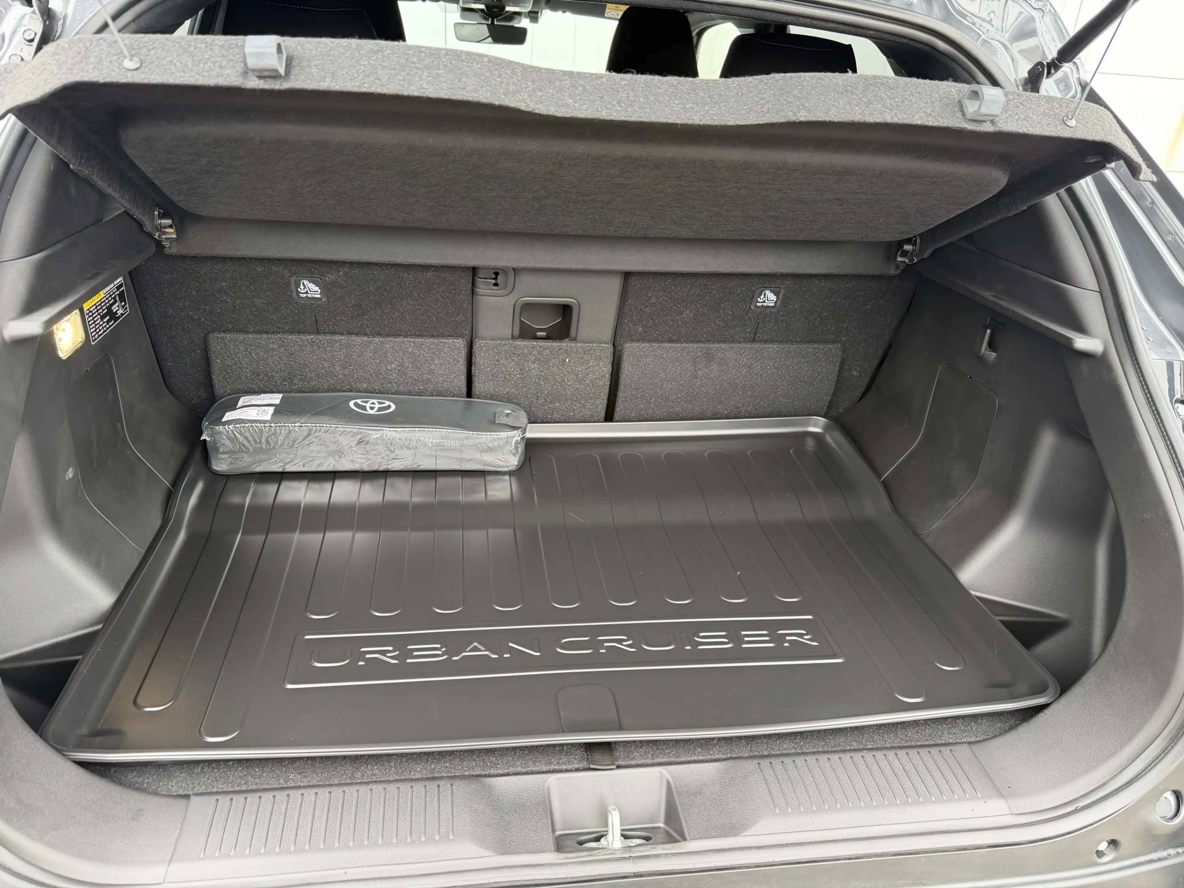 Toyota Urban Cruiser Dynamic 61 kWh Voorraad Nieuw — photo 6