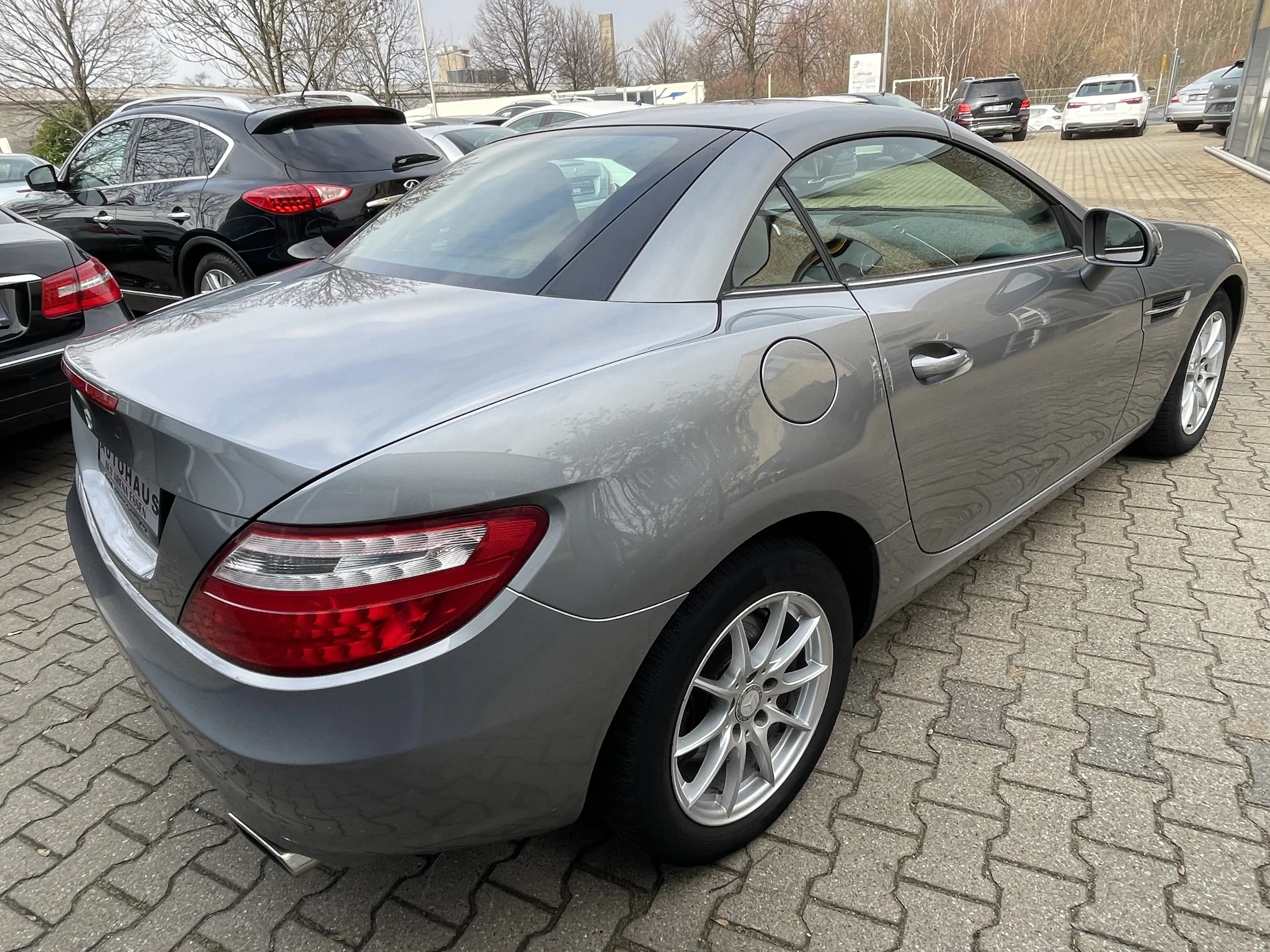 Mercedes-Benz SLK 200 BlueEfficiency 2.Hand Voll S-Heft Leder Navi Top — photo 2