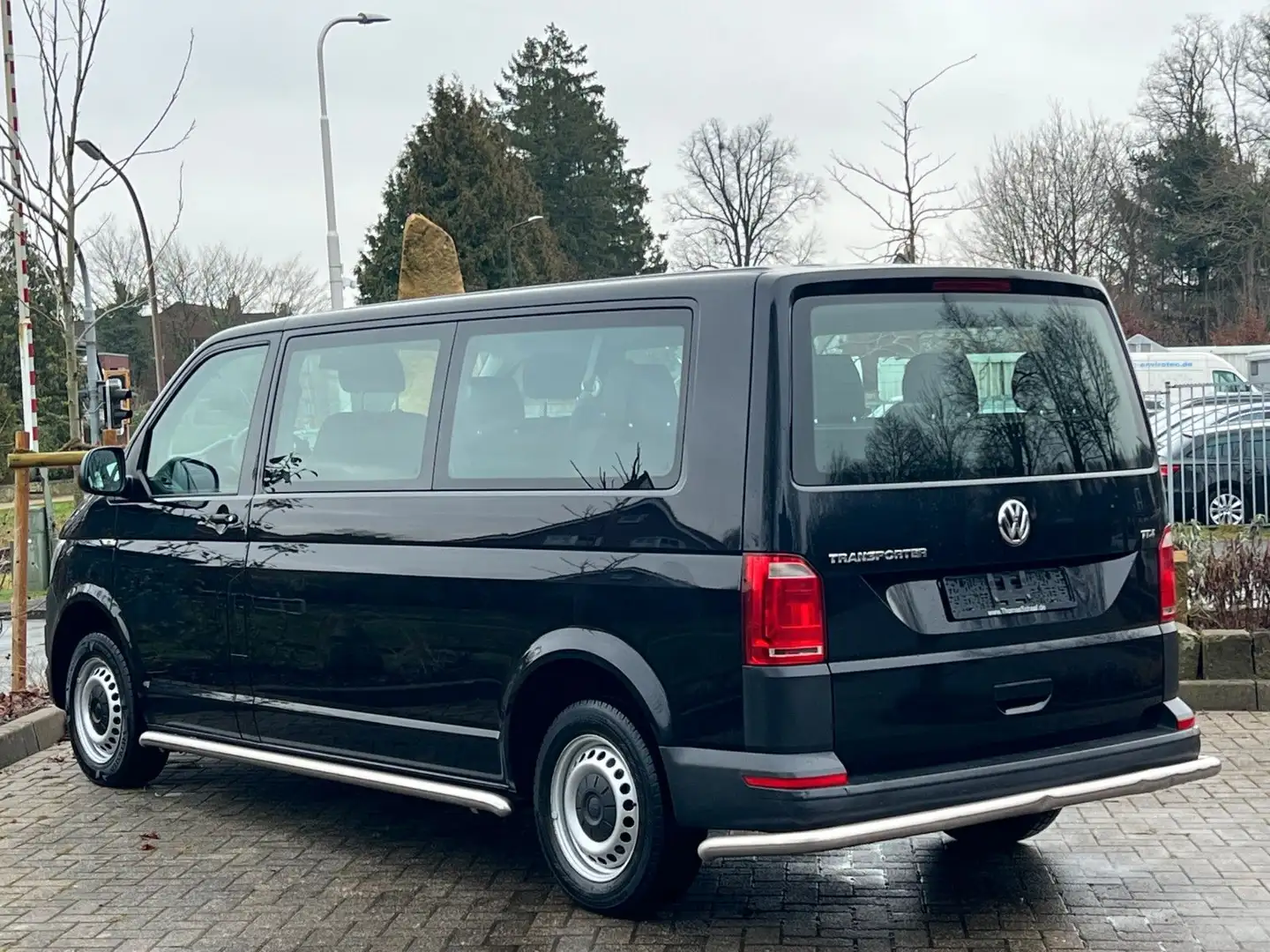 Volkswagen T6 Kombi 2.0 Tdi Lang 9 Sitze Klima Schiebetür Schwarz - 2