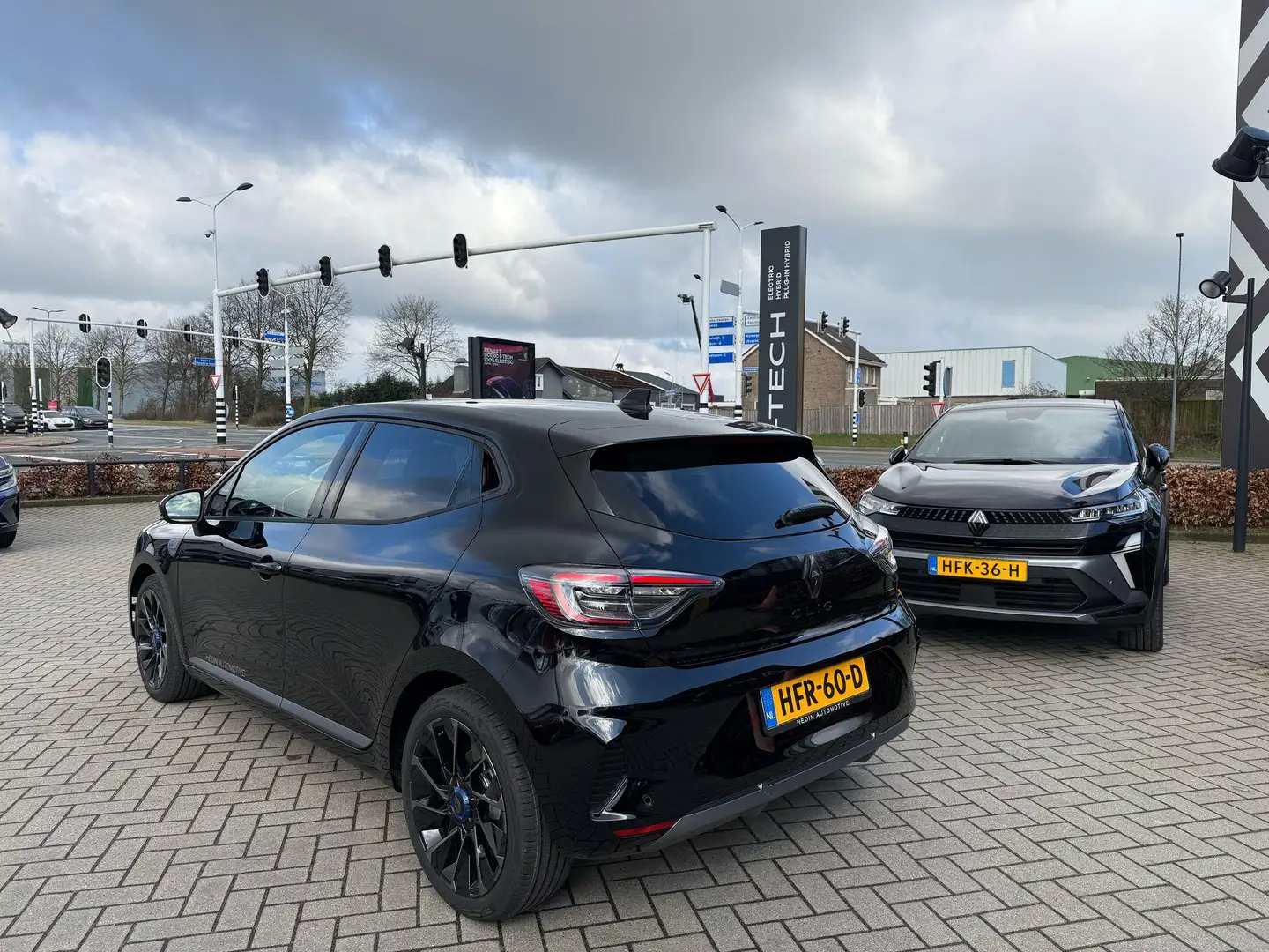 Renault Clio 1.6 E-Tech Full Hybrid 145 esprit Alpine Noir - 2