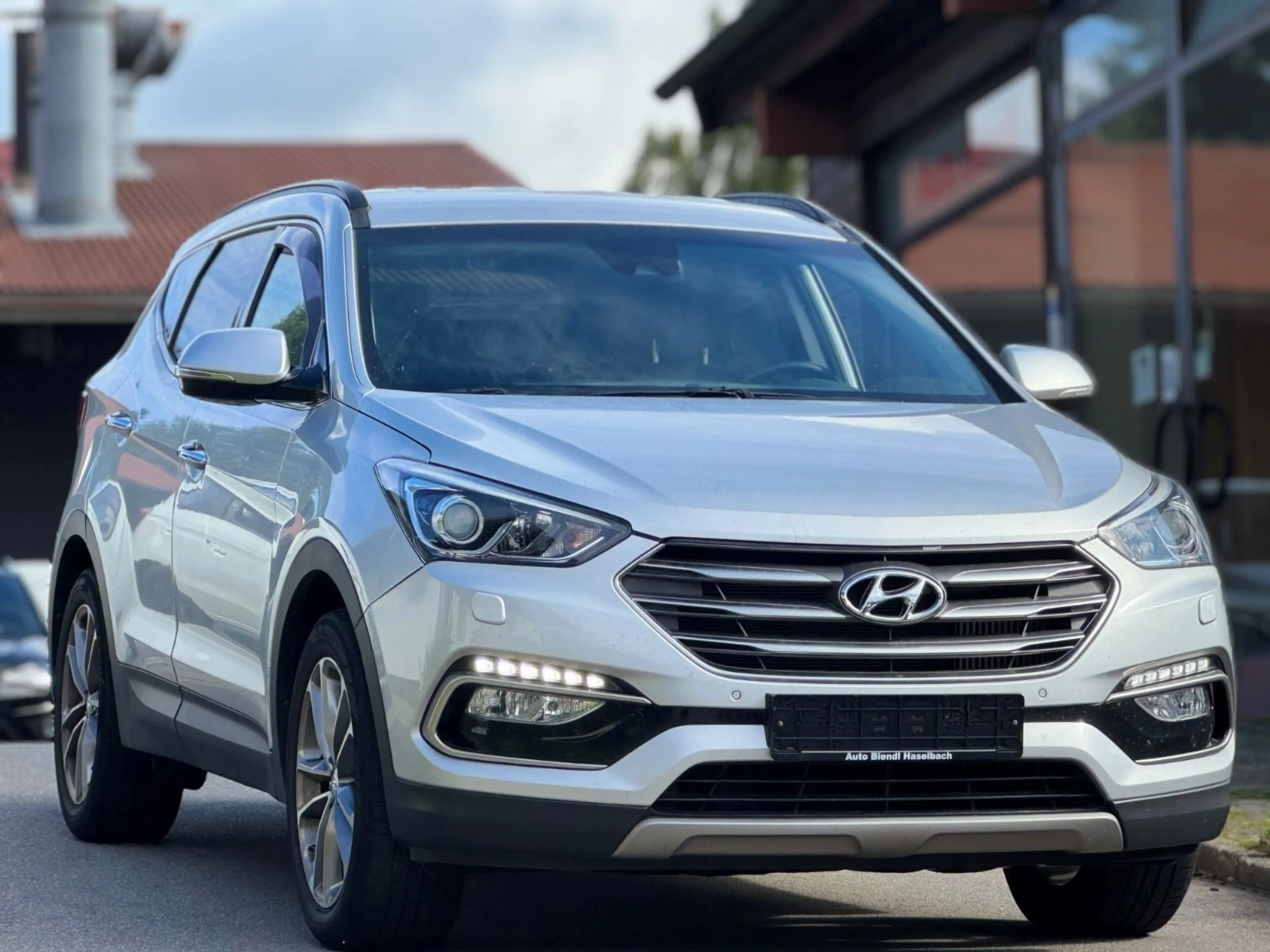 Hyundai SANTA FE blue Premium 4WD — photo 9