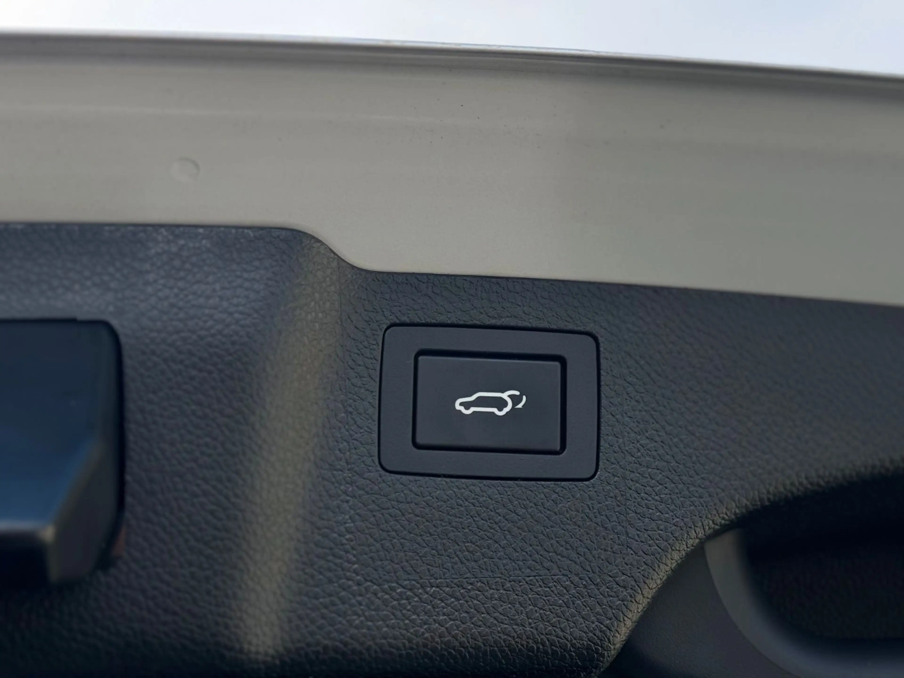 Hyundai SANTA FE blue Premium 4WD — photo 11