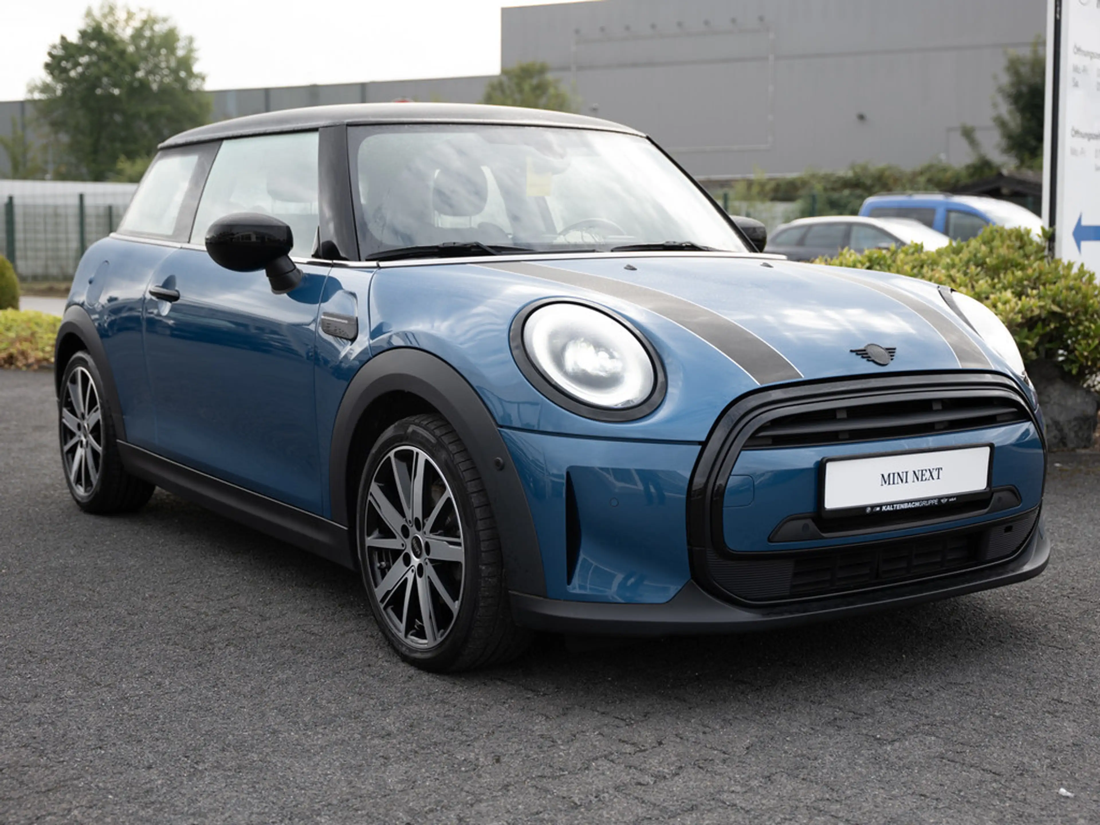 MINI Cooper C lassic Trim FACEL. LED SHZ PDC KLIMA — photo 4