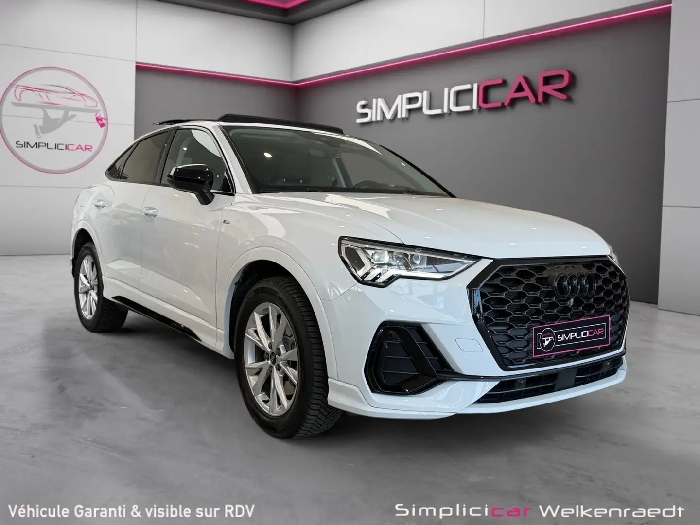 AUDI Q3