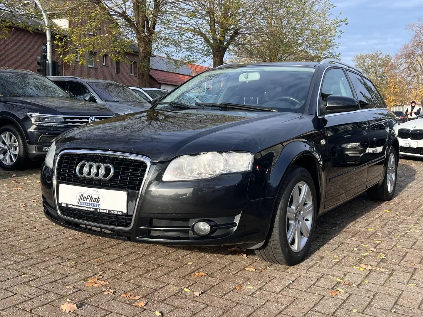 Audi A4 Avant 2.0 TDI Automatik Schwarz - 1
