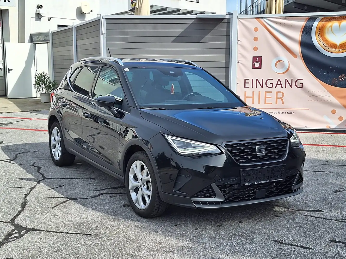 SEAT Arona 1.0 TSI FR Schwarz - 2
