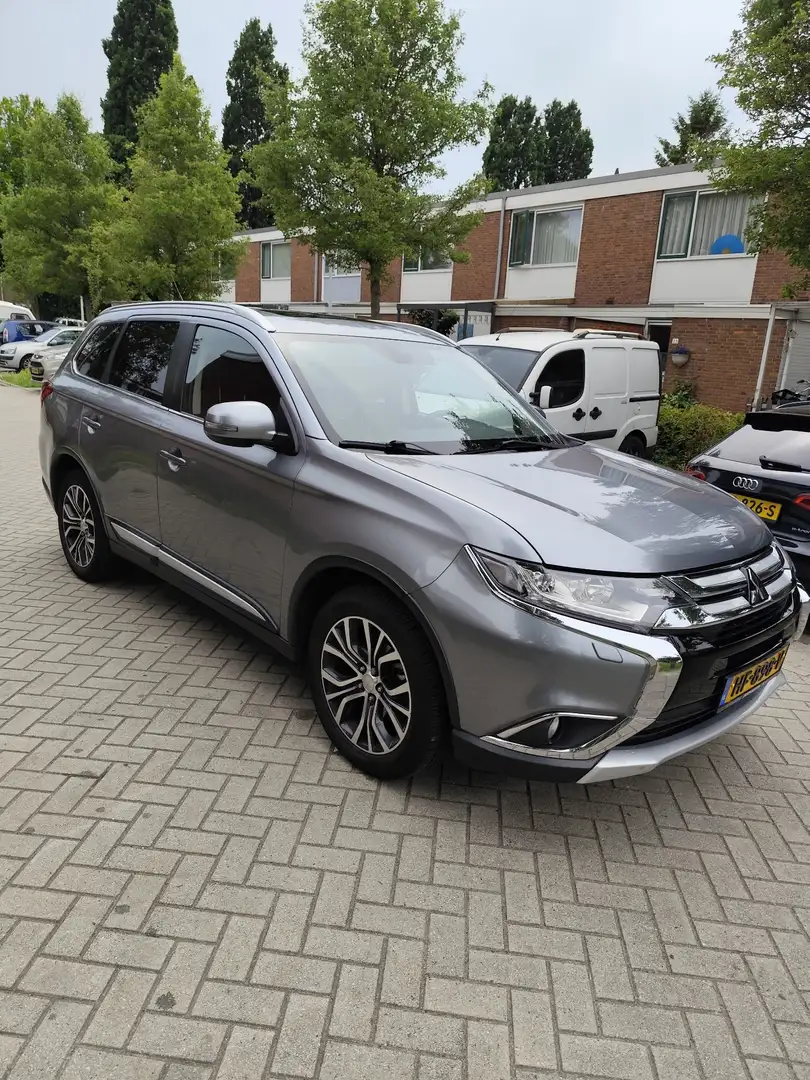 Mitsubishi Outlander 2.0 4WD CVT Plus - 2