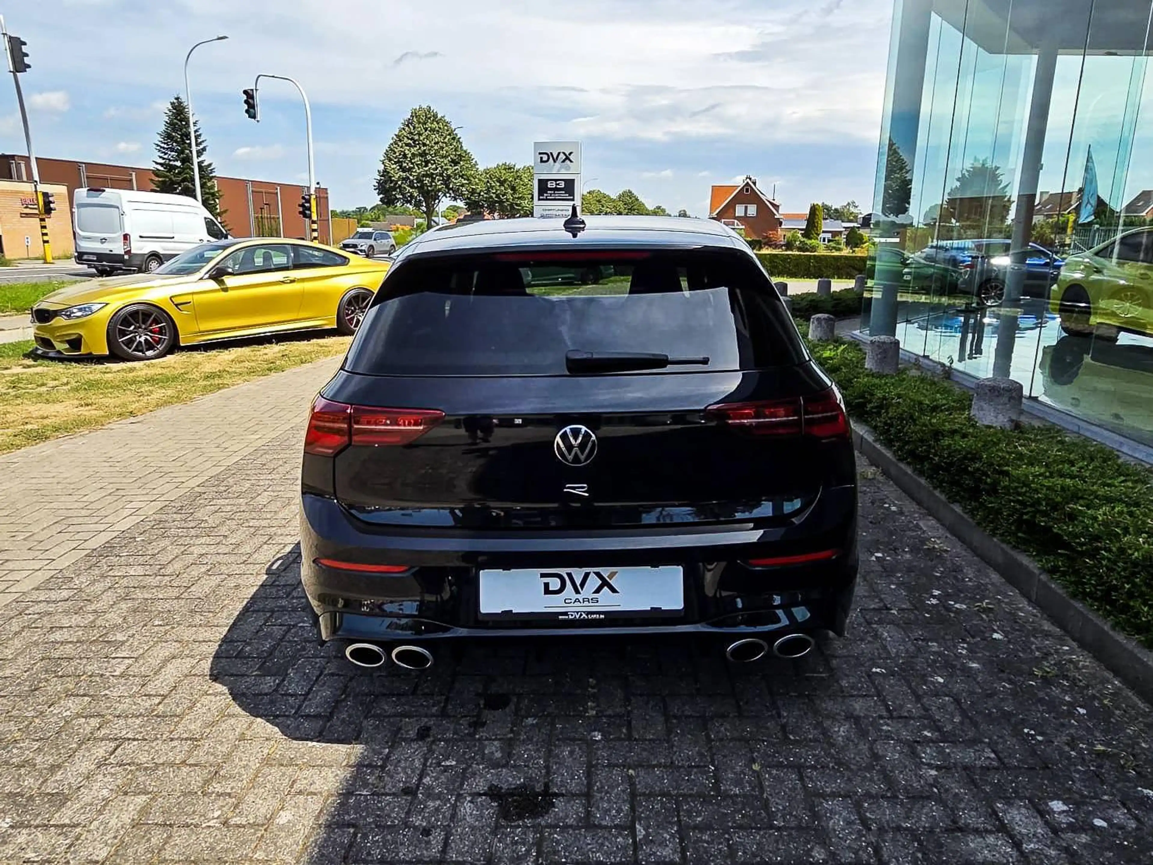 Volkswagen Golf R — photo 8