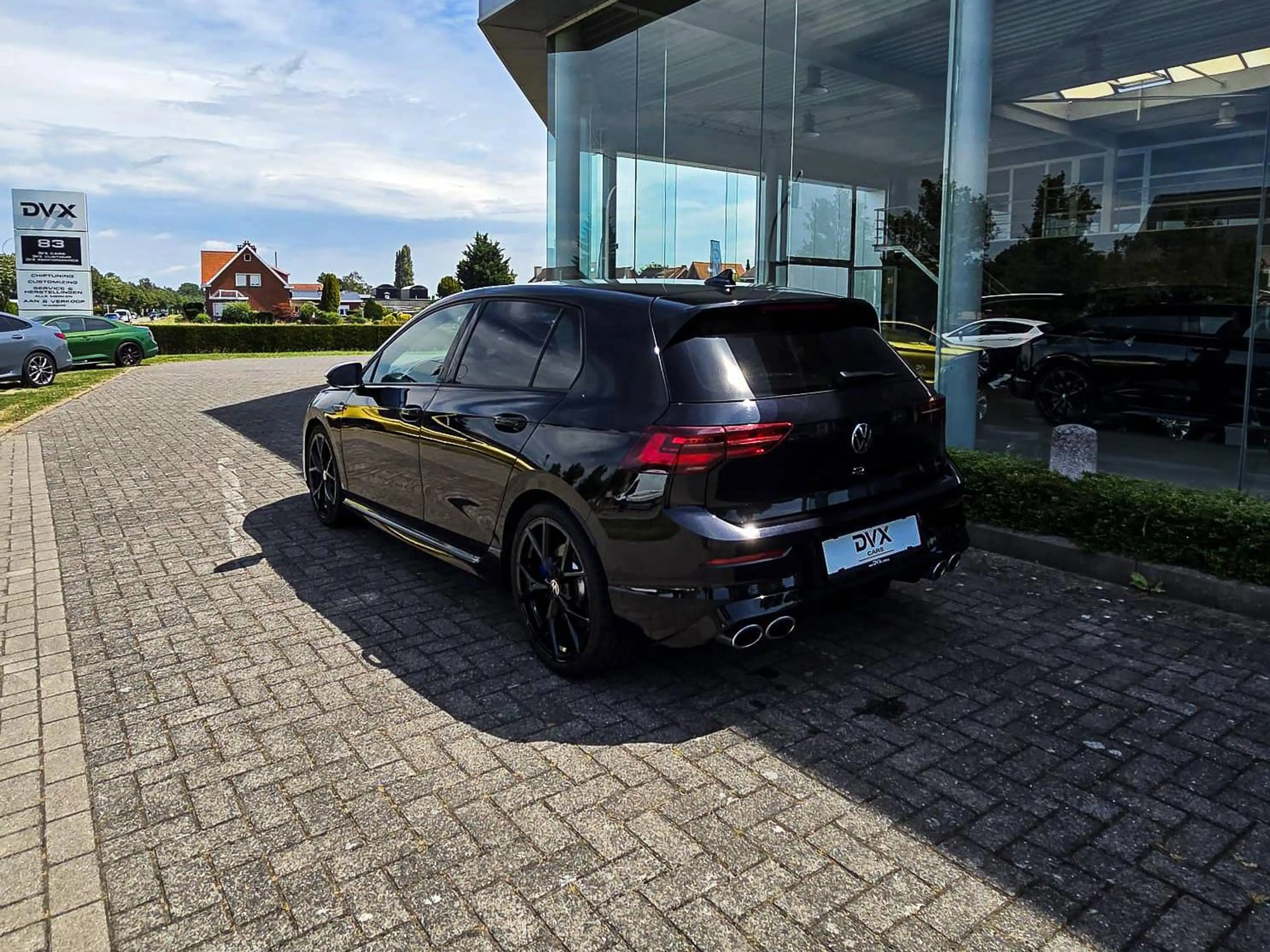 Volkswagen Golf R — photo 7