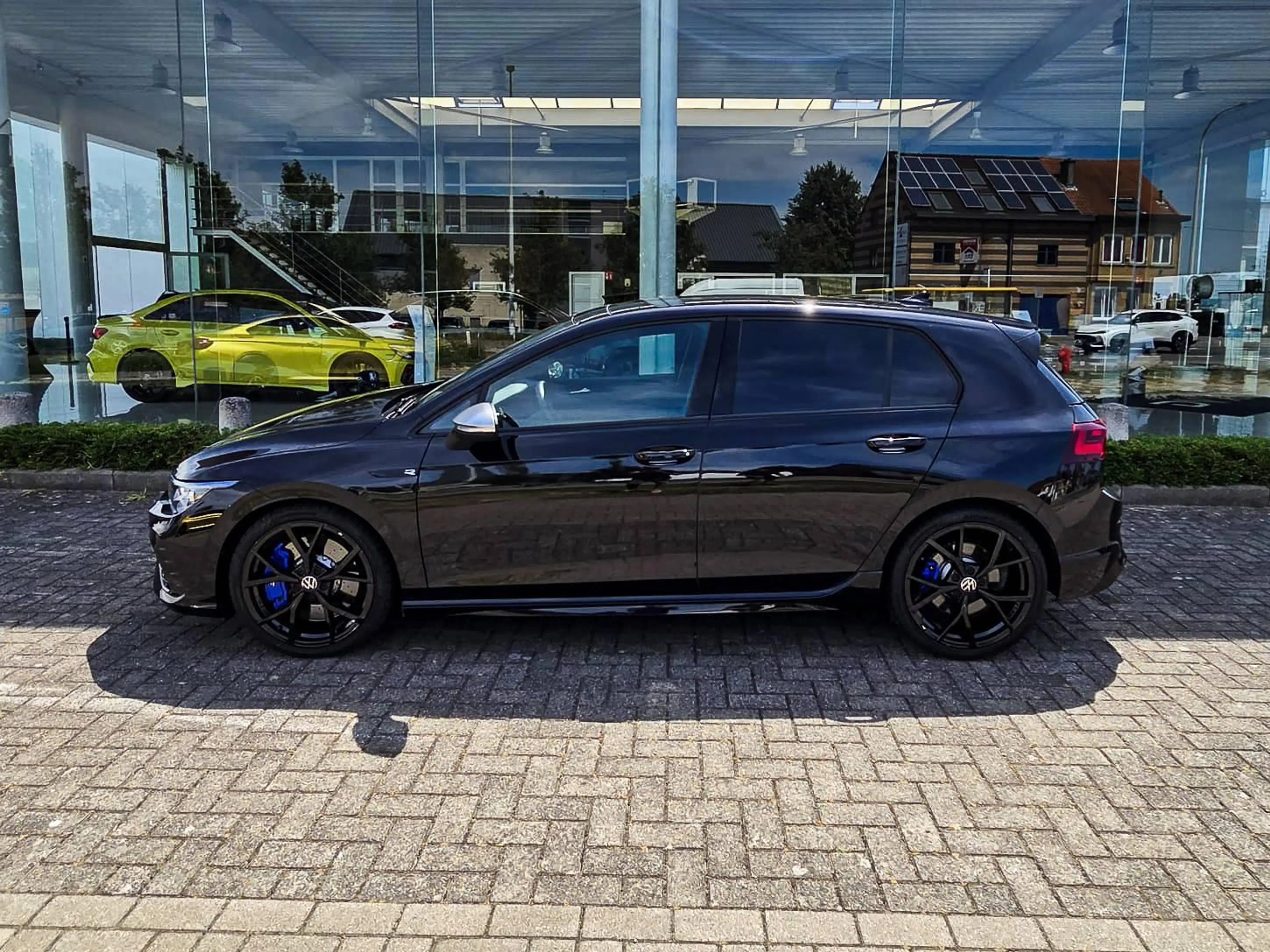 Volkswagen Golf R — photo 6