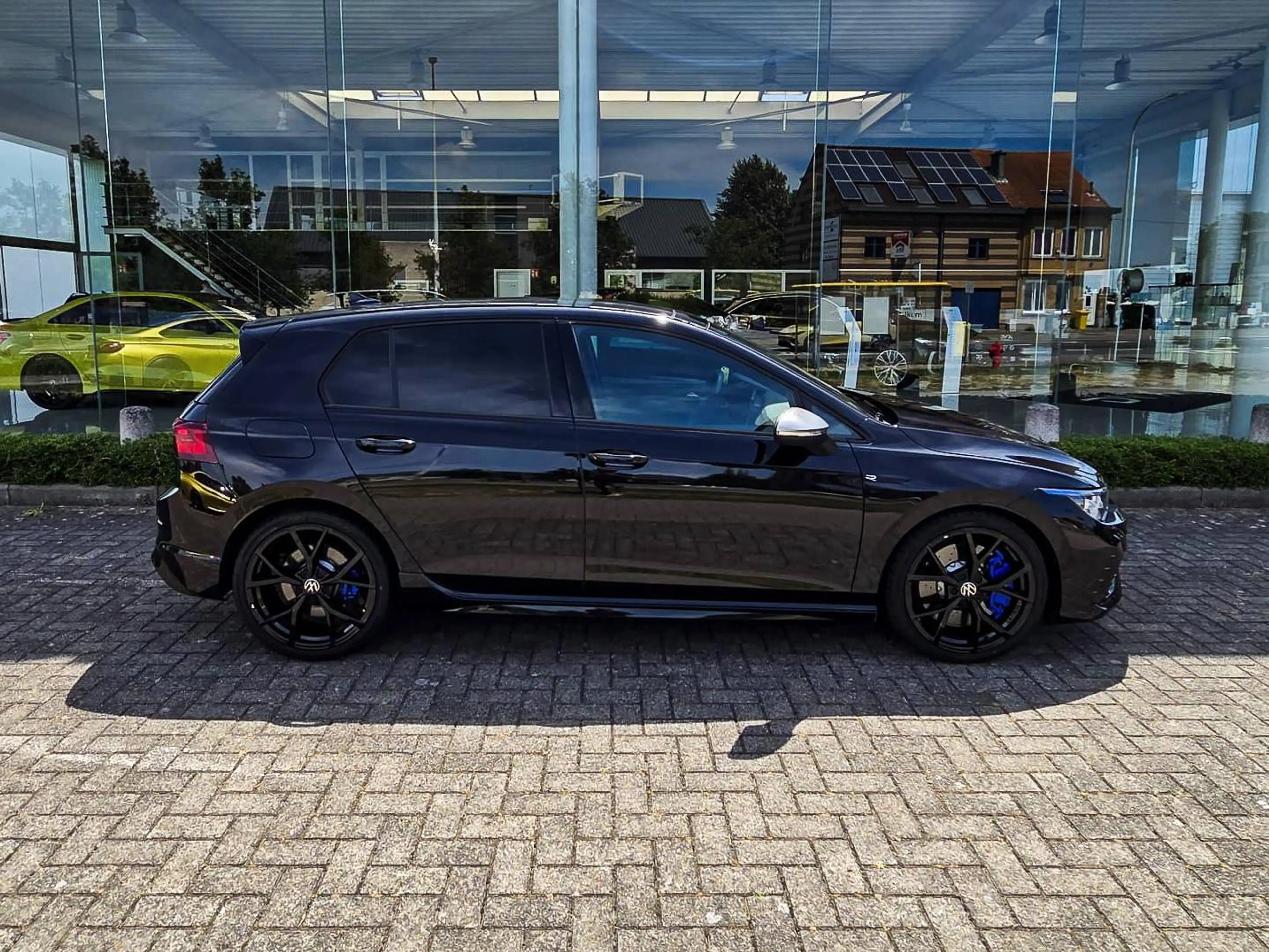 Volkswagen Golf R — photo 2