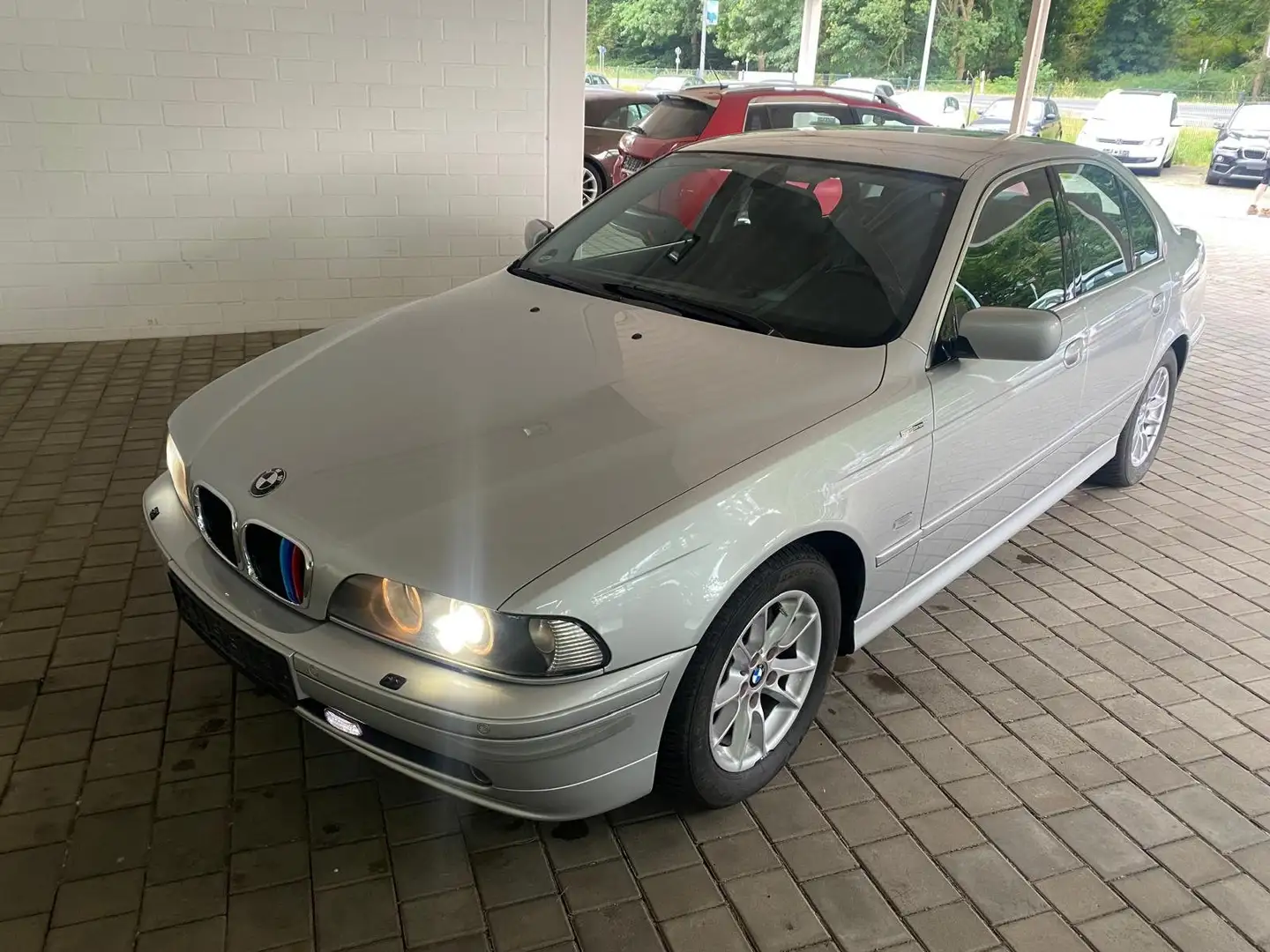 BMW 520 520i Argent - 1