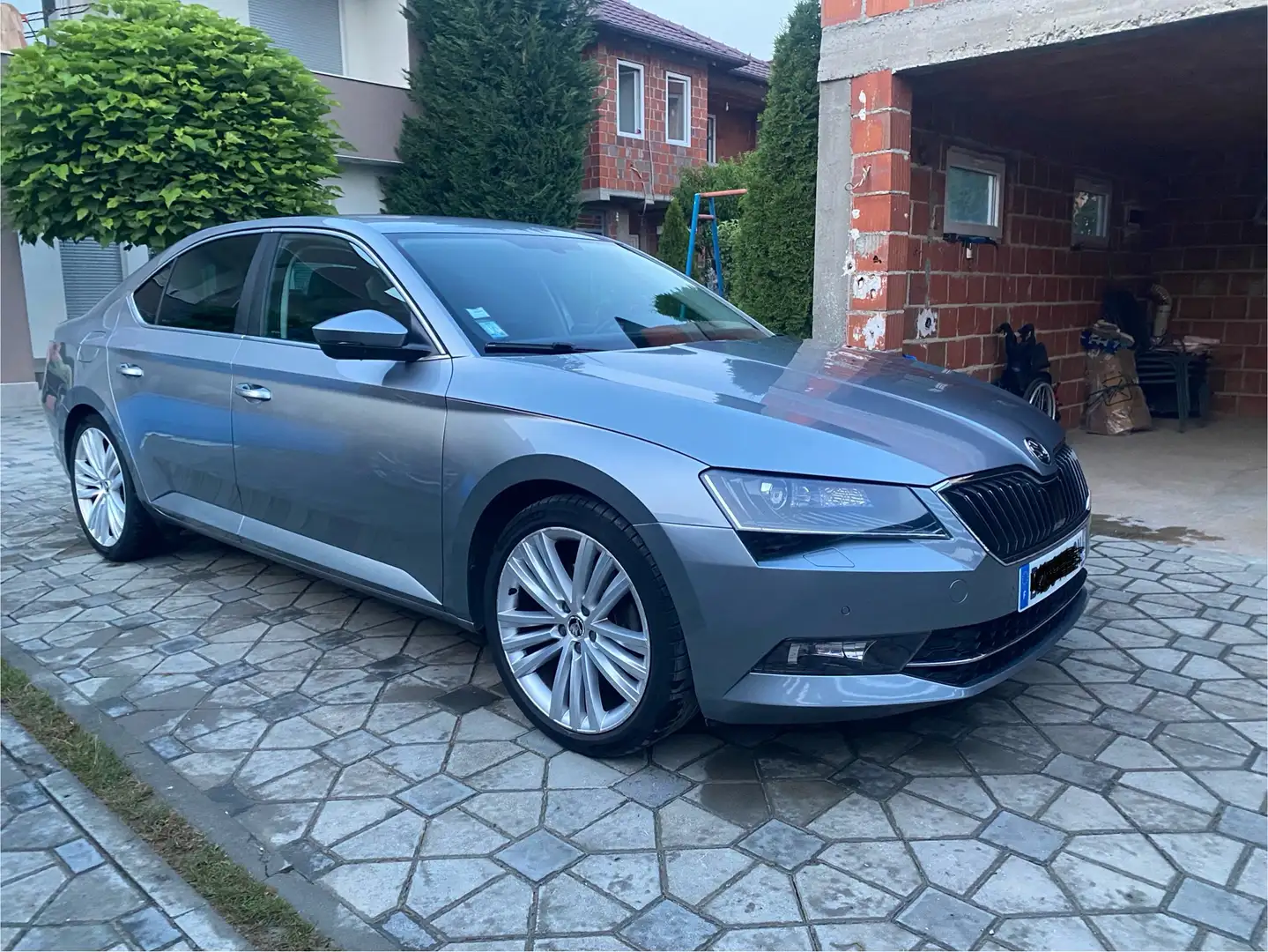 Skoda Superb Superb 2.0 TDI 150 DSG6 Laurin Šedá - 1