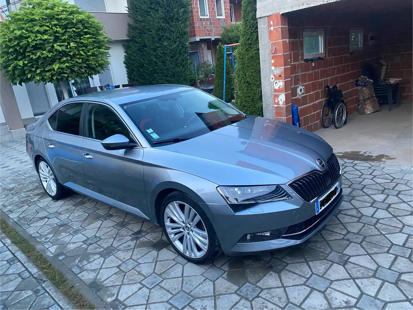 Skoda Superb Superb 2.0 TDI 150 DSG6 Laurin Gris - 2