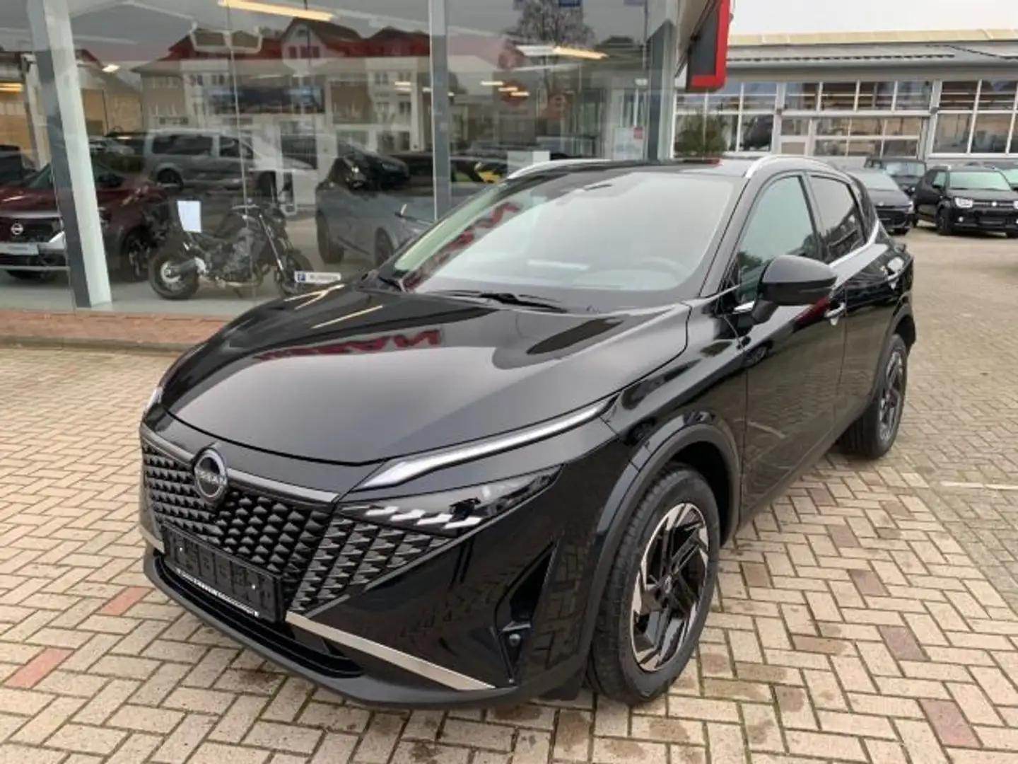Nissan Qashqai 1.3 DiG-T Automatik N-Connecta Panoramad Zwart - 1