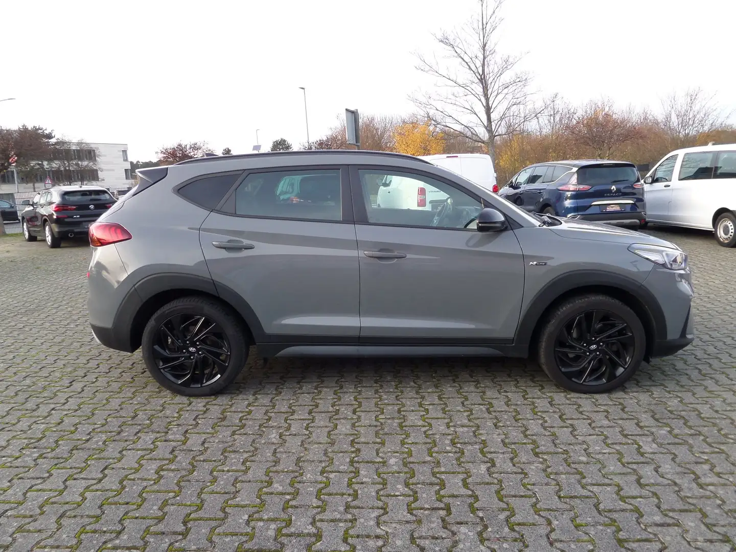 Hyundai TUCSON N Line Mild-Hybrid 4WD+Navi+Leder+AHK+ACC+LED+Auto Gris - 1