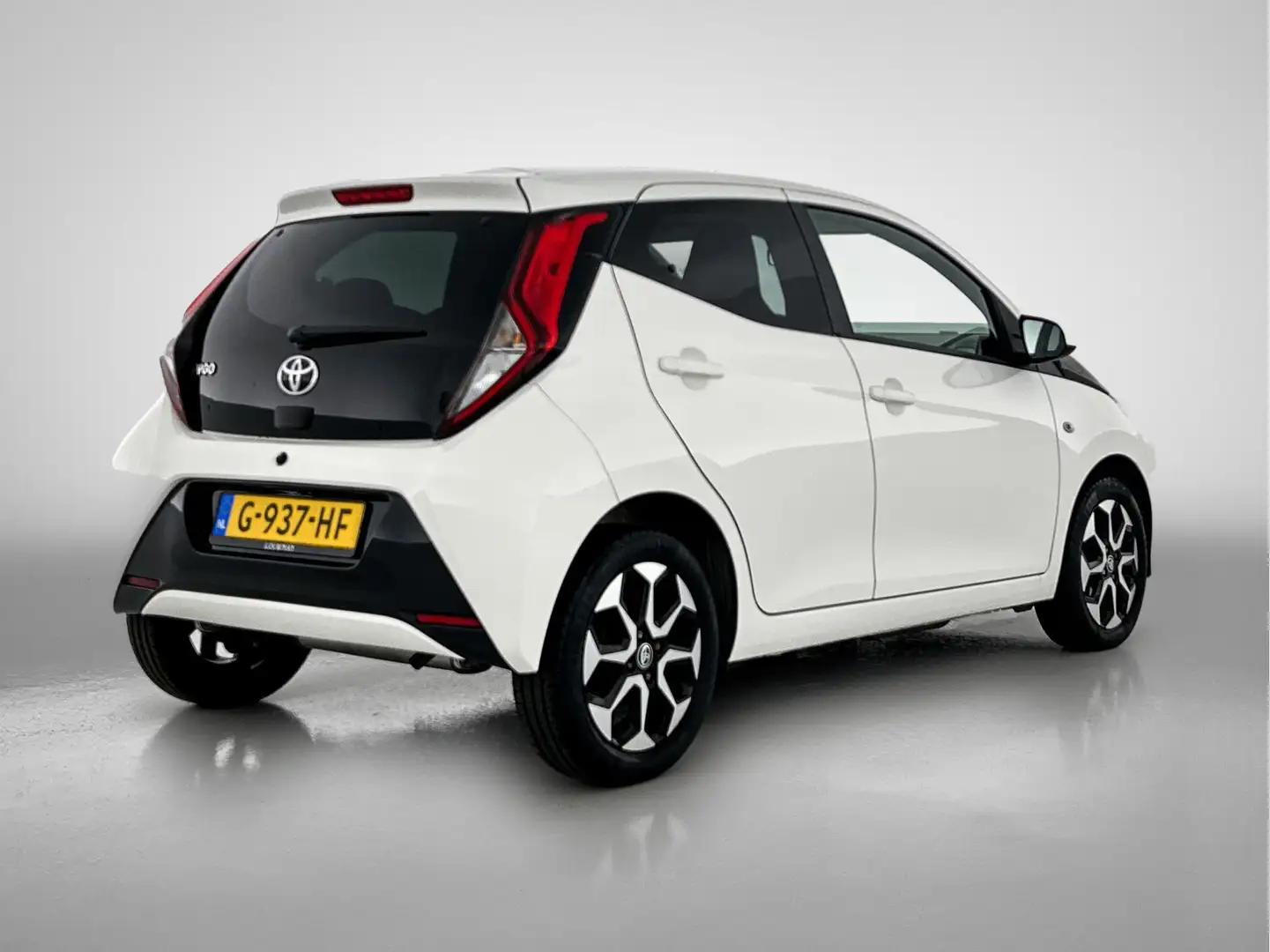 Toyota Aygo 1.0 VVT-i x-cite | Airco | Carmera | Carplay | Wit - 2