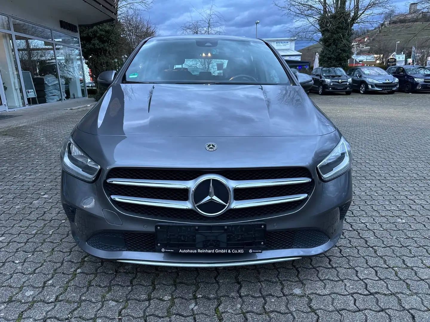 Mercedes-Benz B 200 d*STYLE*8-G Aut*NAVI*110 KW*EU6dT* Grau - 2