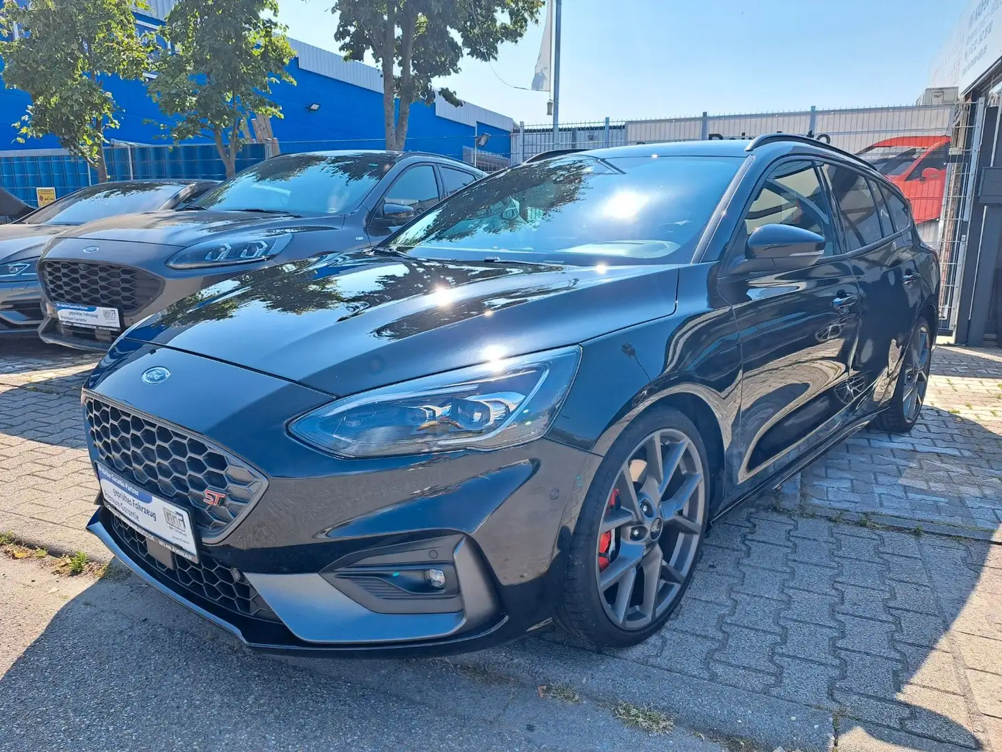 Ford Focus Turnier ST ACC+CAM+PANO+SPUR+TOTW Schwarz - 1