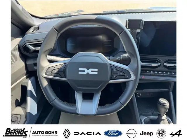 Dacia Duster view 13