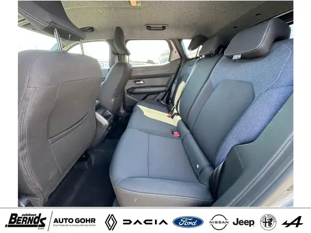 Dacia Duster view 10