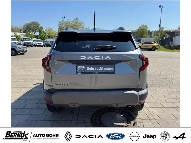 Dacia Duster view 5