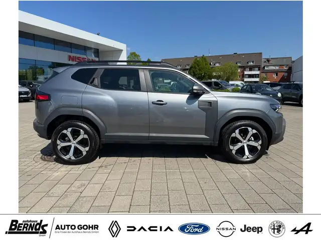 Dacia Duster view 3