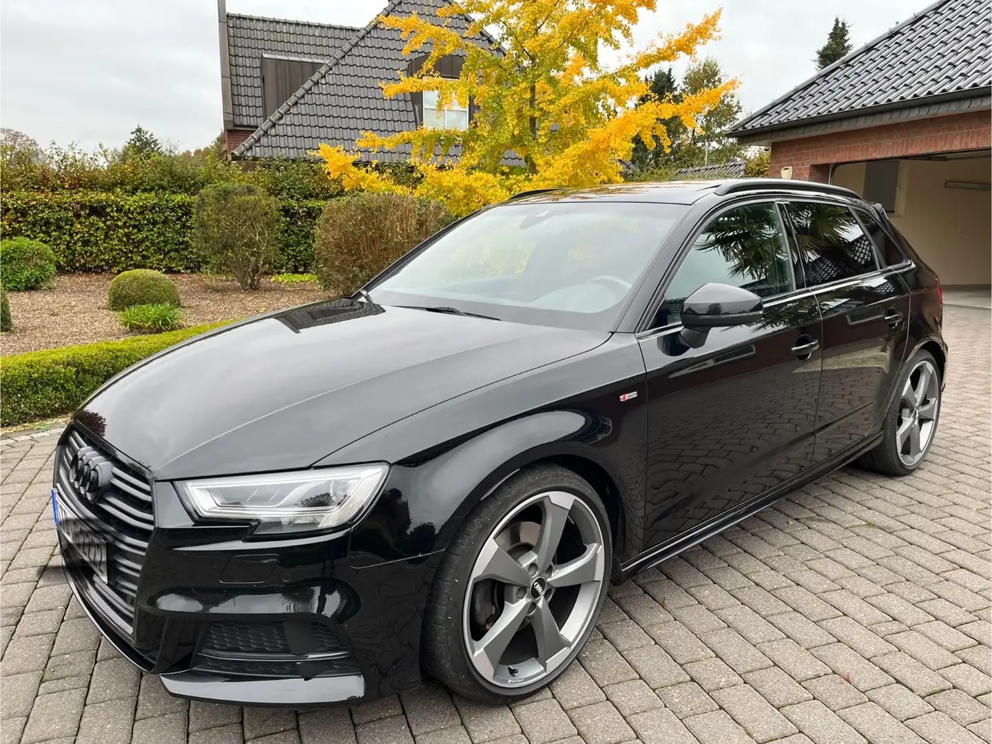 Audi A3 40 TDI quatt. sport (S line+LED+Standh.+Digi) Schwarz - 1