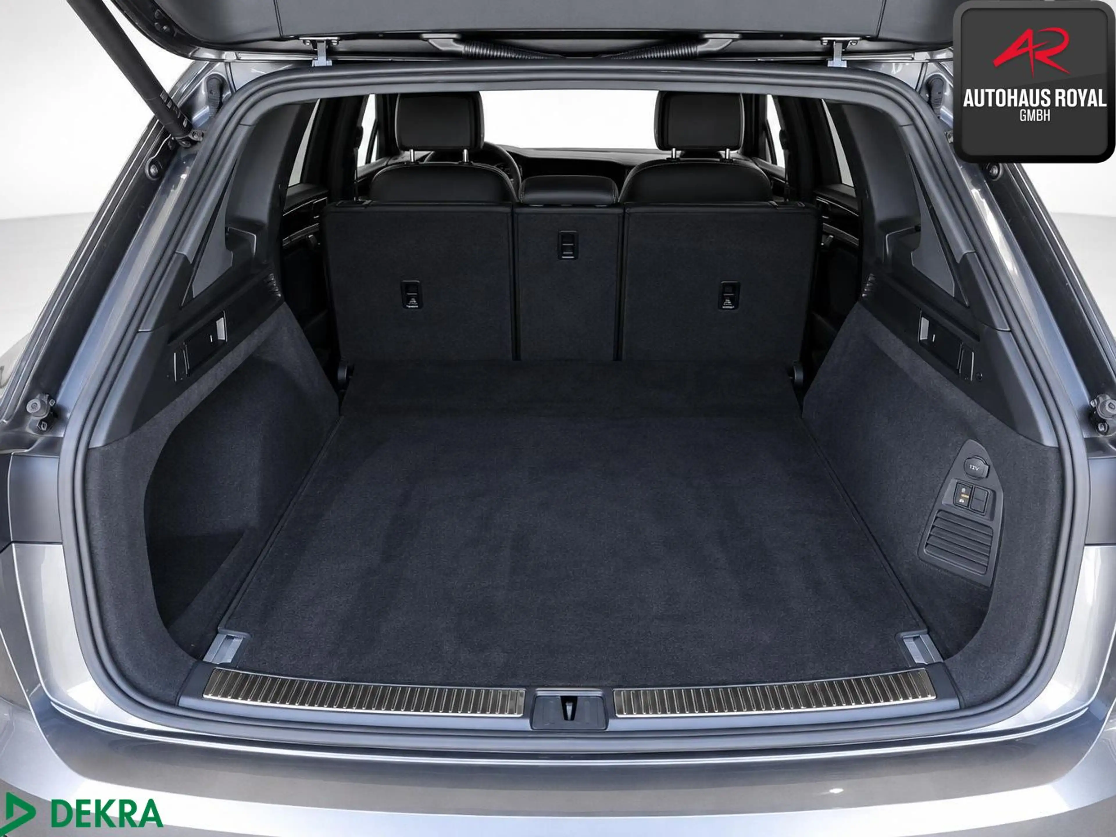 Volkswagen Touareg 3.0 TFSI 4M ATMOSPHERE DYNAUDIO,STANDHZ — photo 6