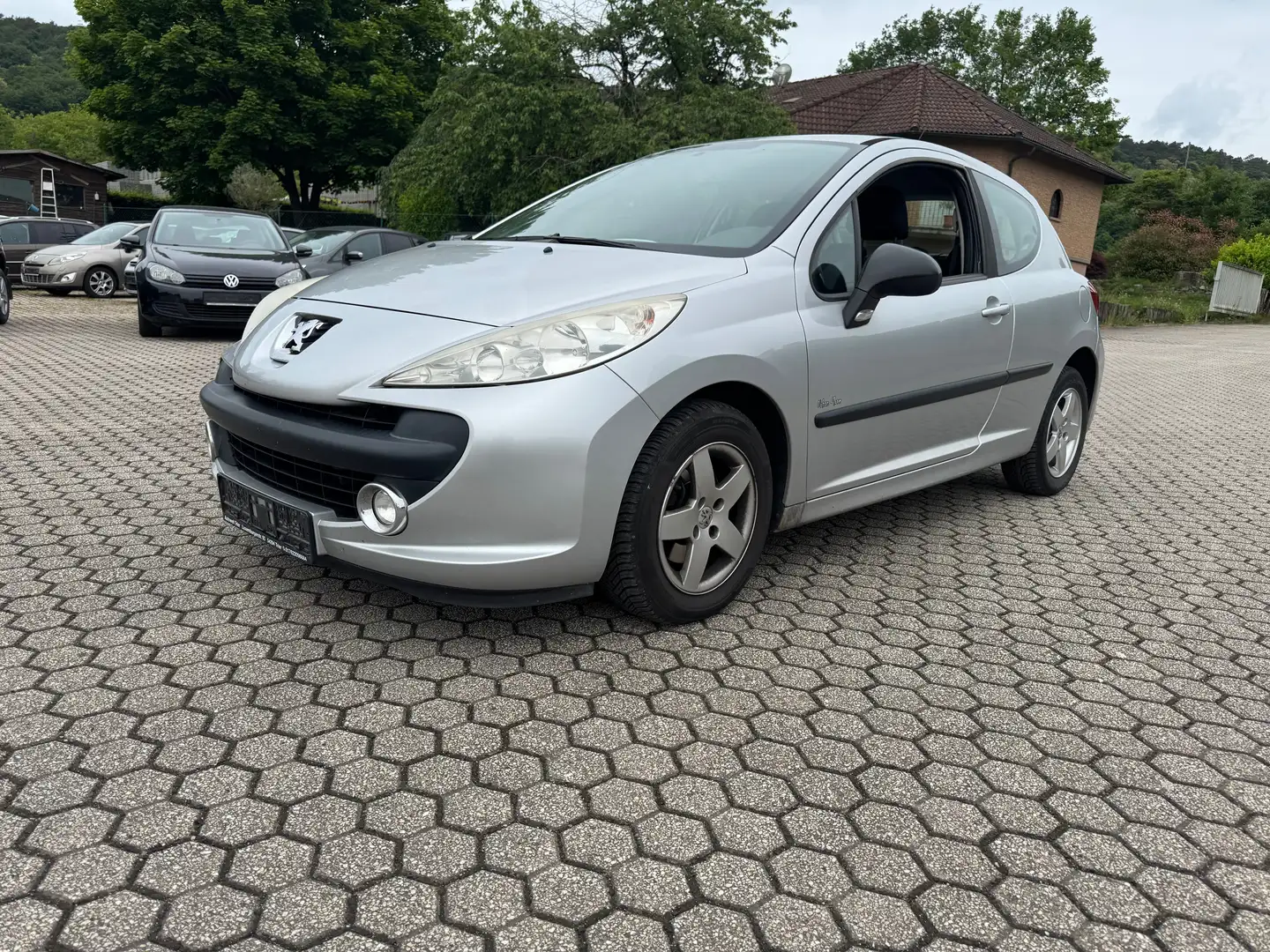 Peugeot 207 95 VTi Urban Move Plateado - 2