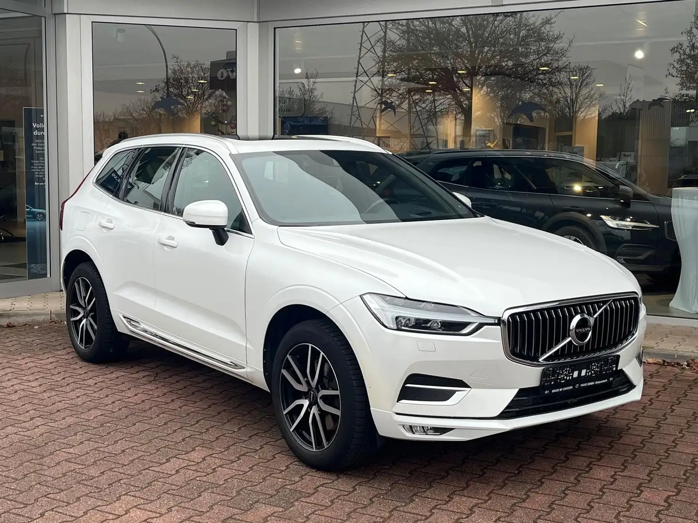 Volvo XC60 T5 AWD Inscription Geartronic Bianco - 1