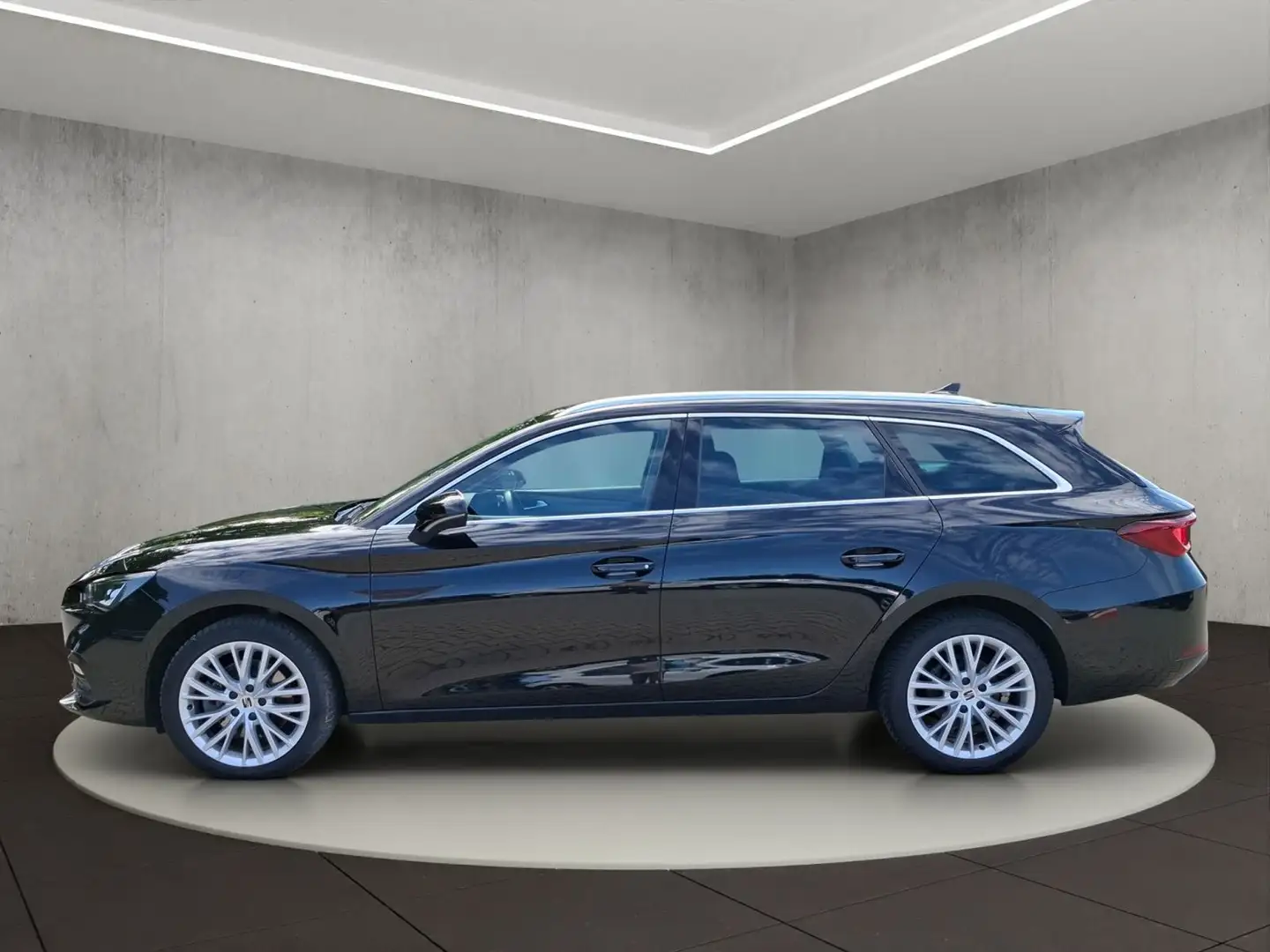 SEAT Leon Sportstourer 2.0 TDI Xcellence Allwetterrei Schwarz - 2