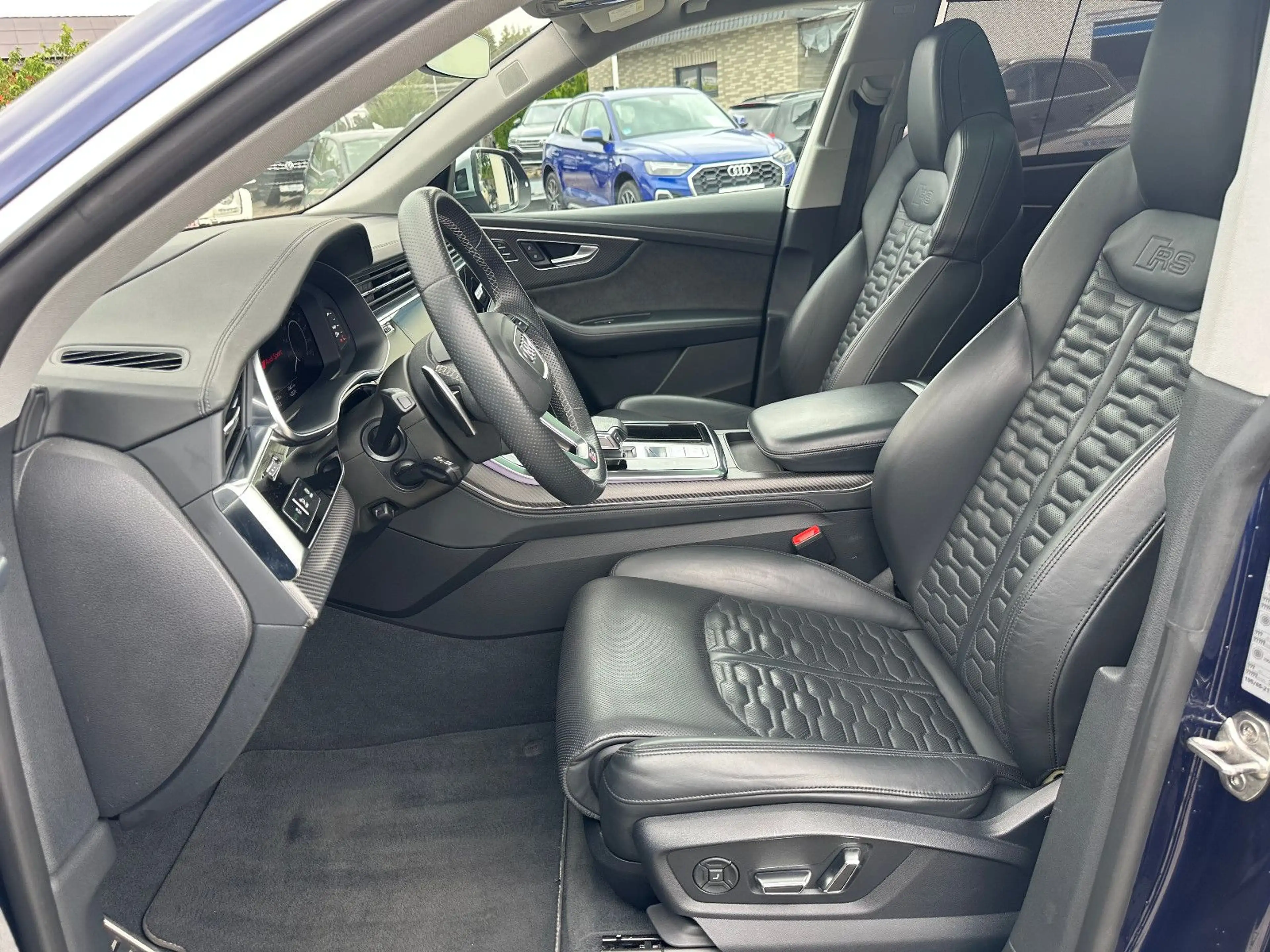 Audi RS Q8 4.0 TFSI quattro / Keramik / PANOR./AHK — photo 10
