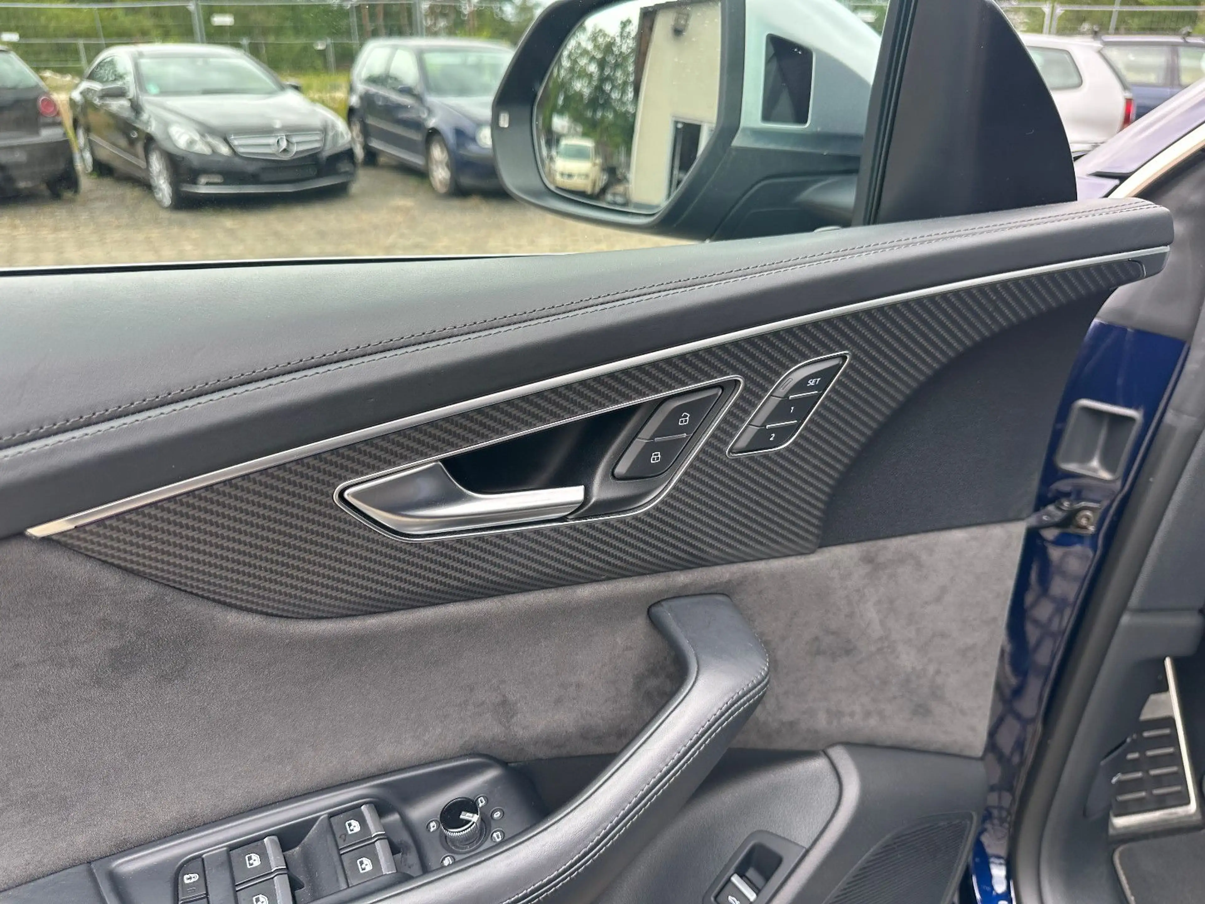 Audi RS Q8 4.0 TFSI quattro / Keramik / PANOR./AHK — photo 13