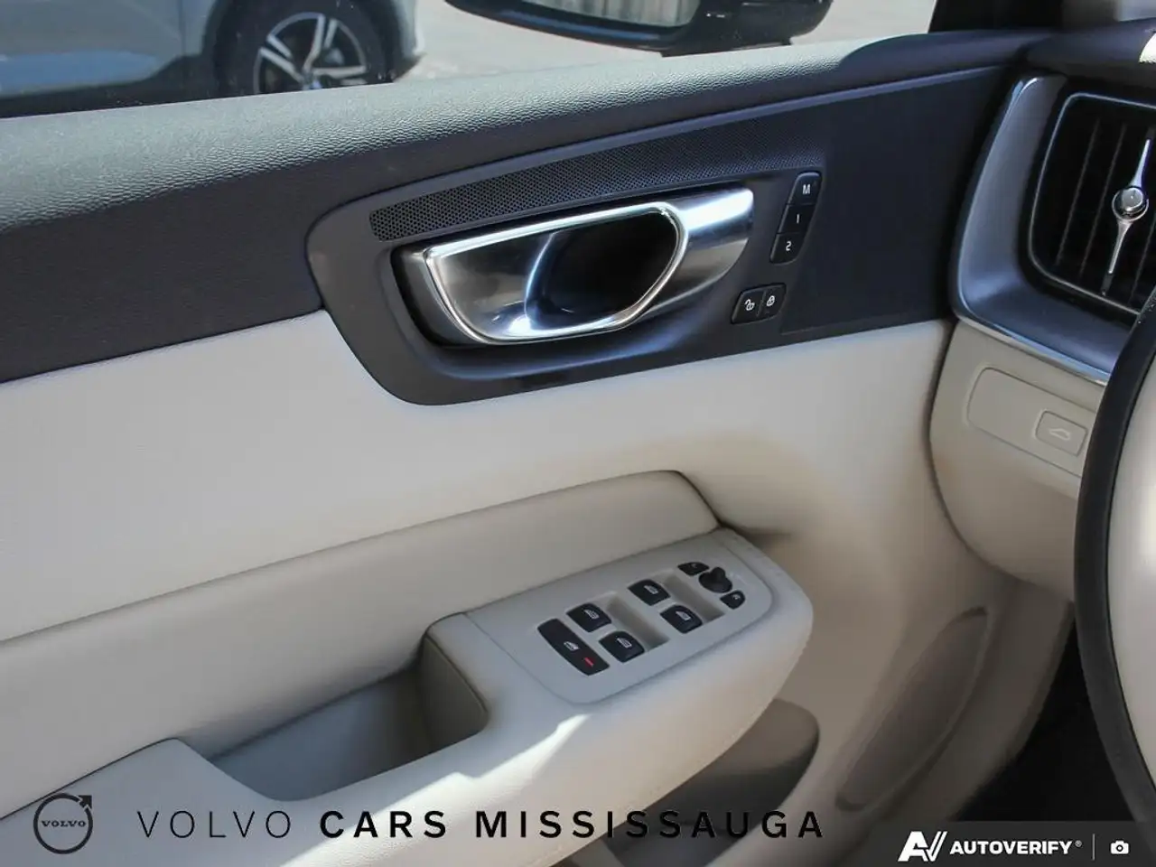 Volvo XC60 снимка Volvo XC60