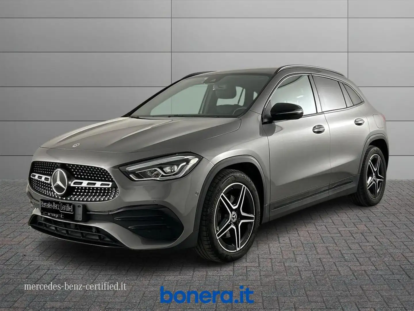 Mercedes-Benz GLA 200 d Premium auto Grijs - 1