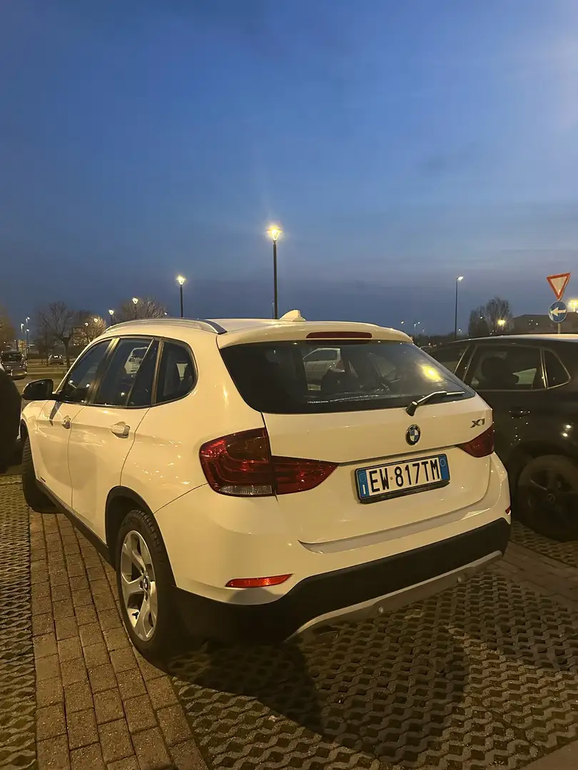 BMW X1 xDrive18d  MSport Alb - 2